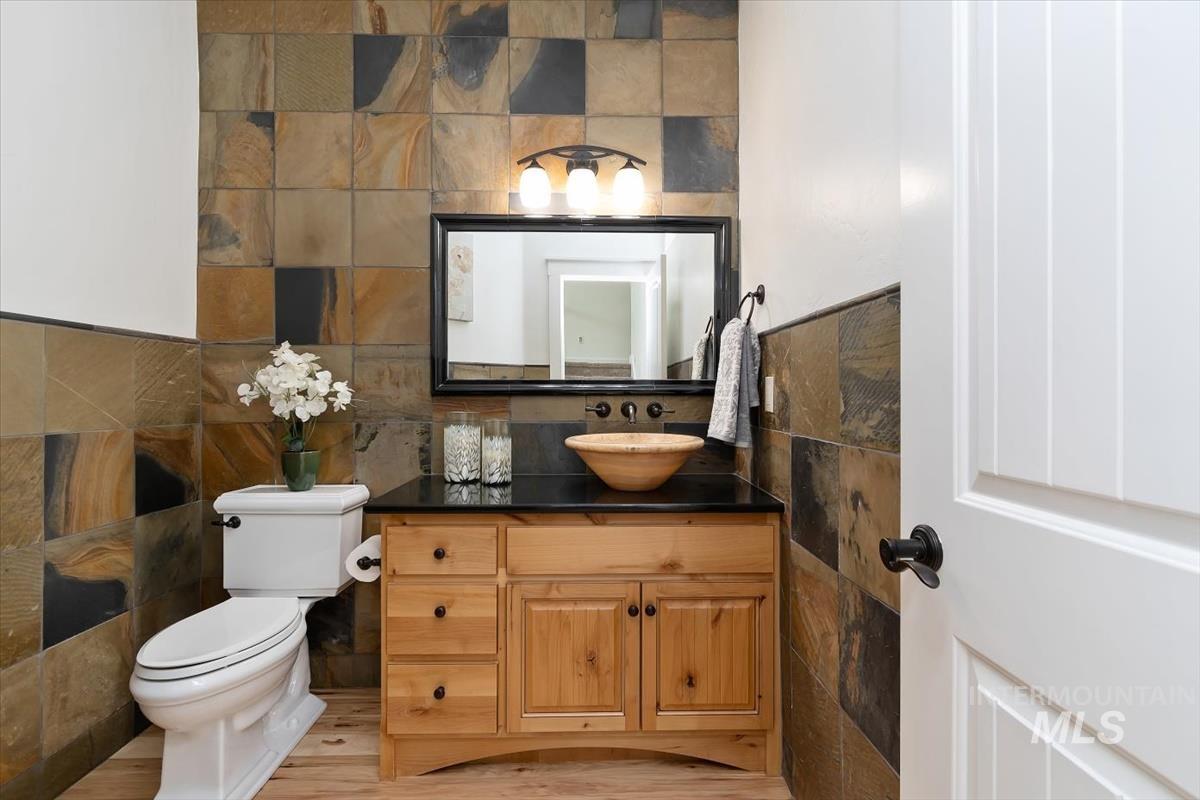 4890 S Chappel, Boise, Idaho 83709, 5 Bedrooms, 3.5 Bathrooms, Residential For Sale, Price $899,000,MLS 98983424