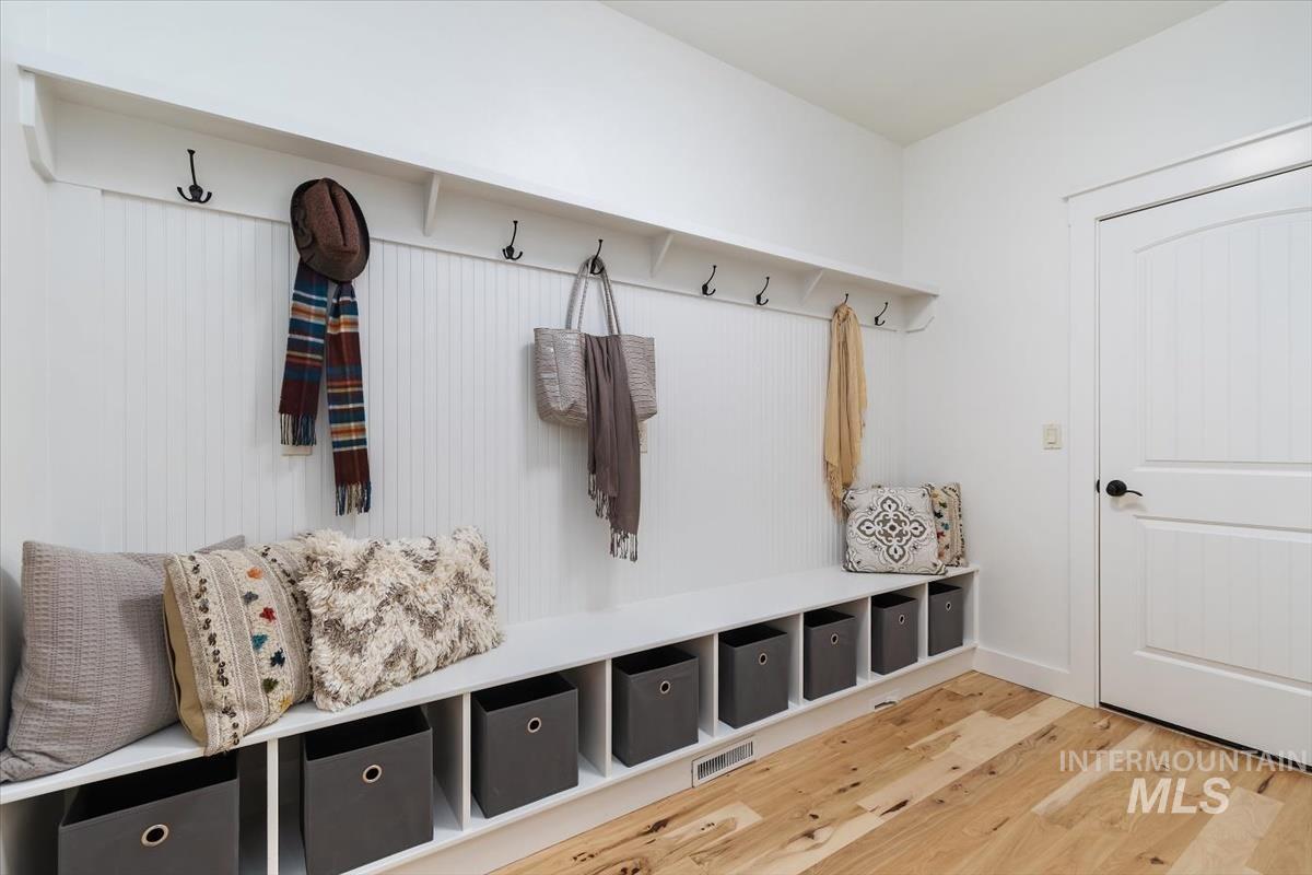 4890 S Chappel, Boise, Idaho 83709, 5 Bedrooms, 3.5 Bathrooms, Residential For Sale, Price $899,000,MLS 98983424