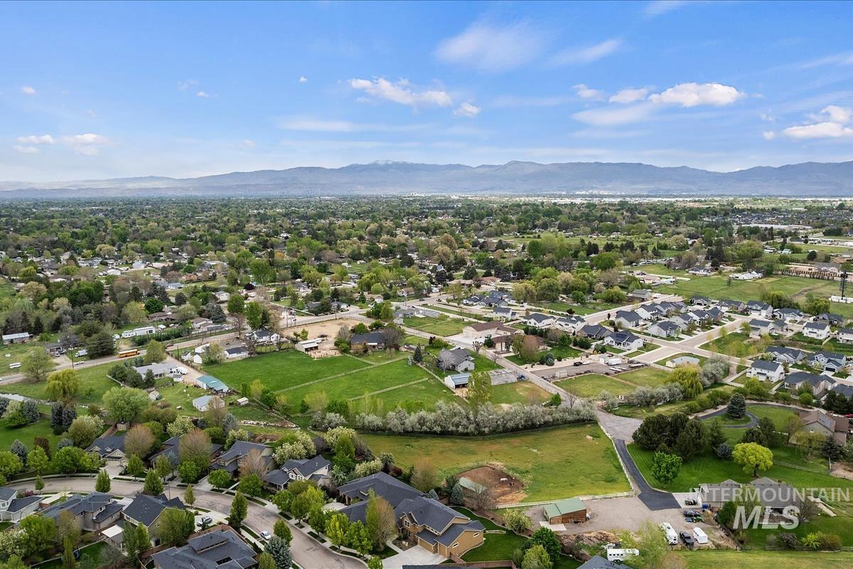 4890 S Chappel, Boise, Idaho 83709, 5 Bedrooms, 3.5 Bathrooms, Residential For Sale, Price $899,000,MLS 98983424