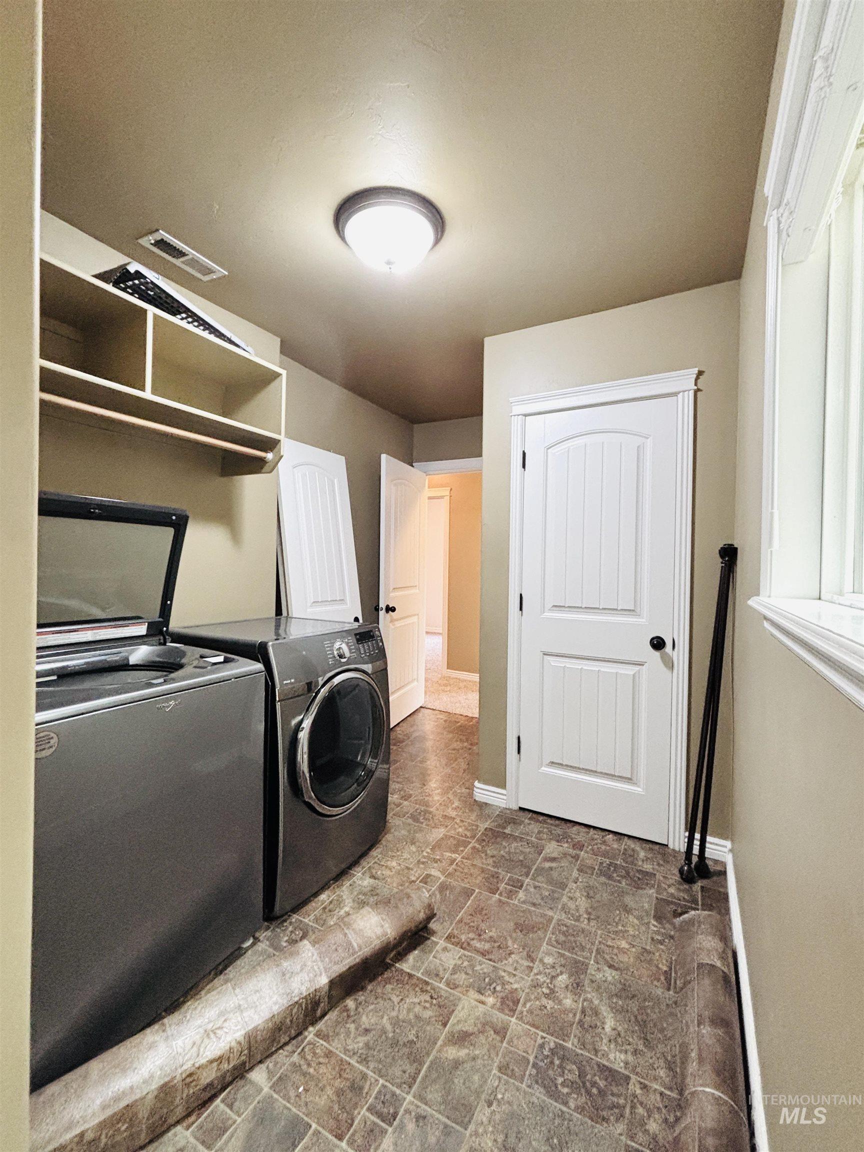 898 Wendell St., Twin Falls, Idaho 83301, 3 Bedrooms, 2 Bathrooms, Residential For Sale, Price $389,900,MLS 98983427