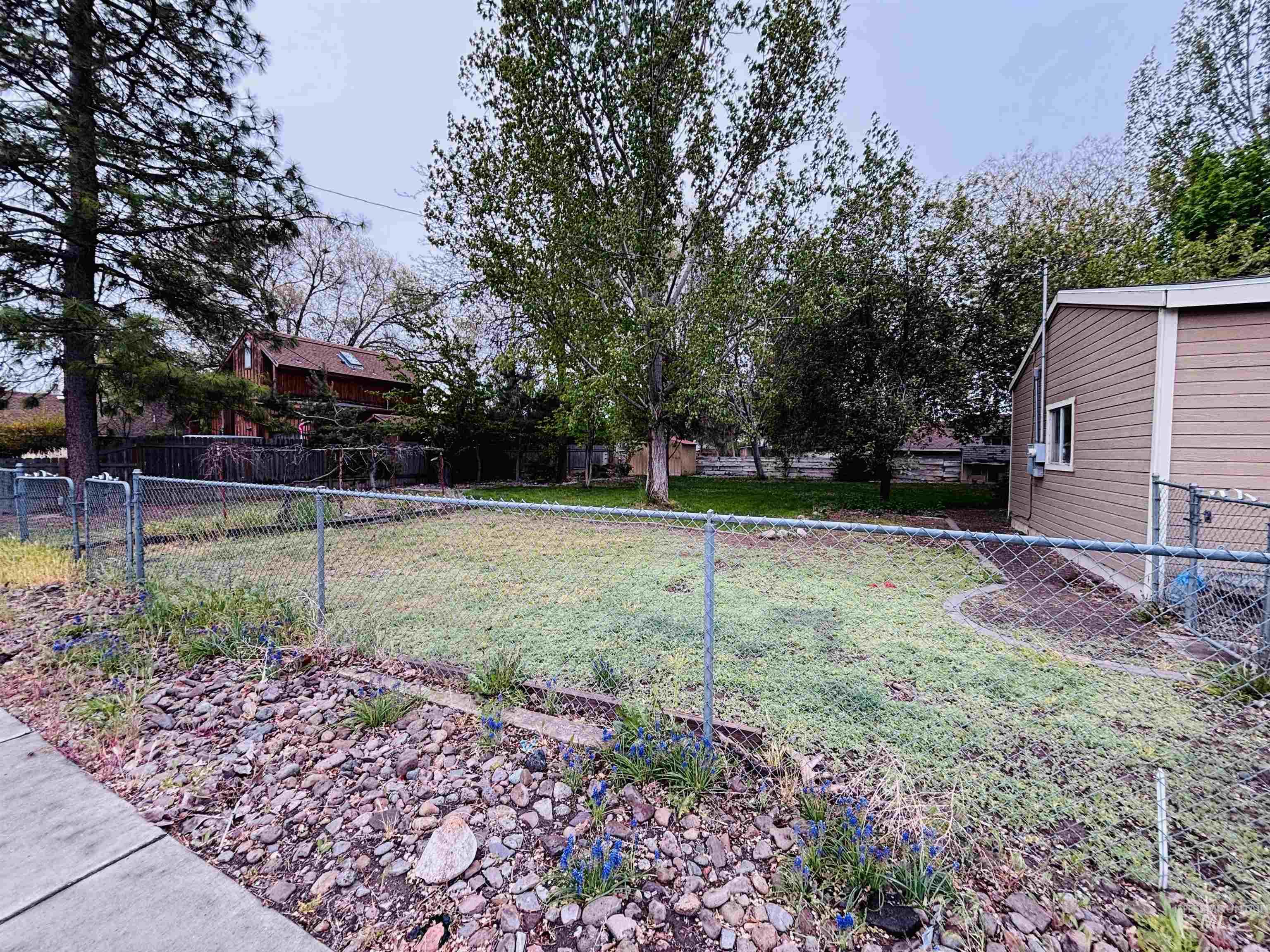 898 Wendell St., Twin Falls, Idaho 83301, 3 Bedrooms, 2 Bathrooms, Residential For Sale, Price $389,900,MLS 98983427