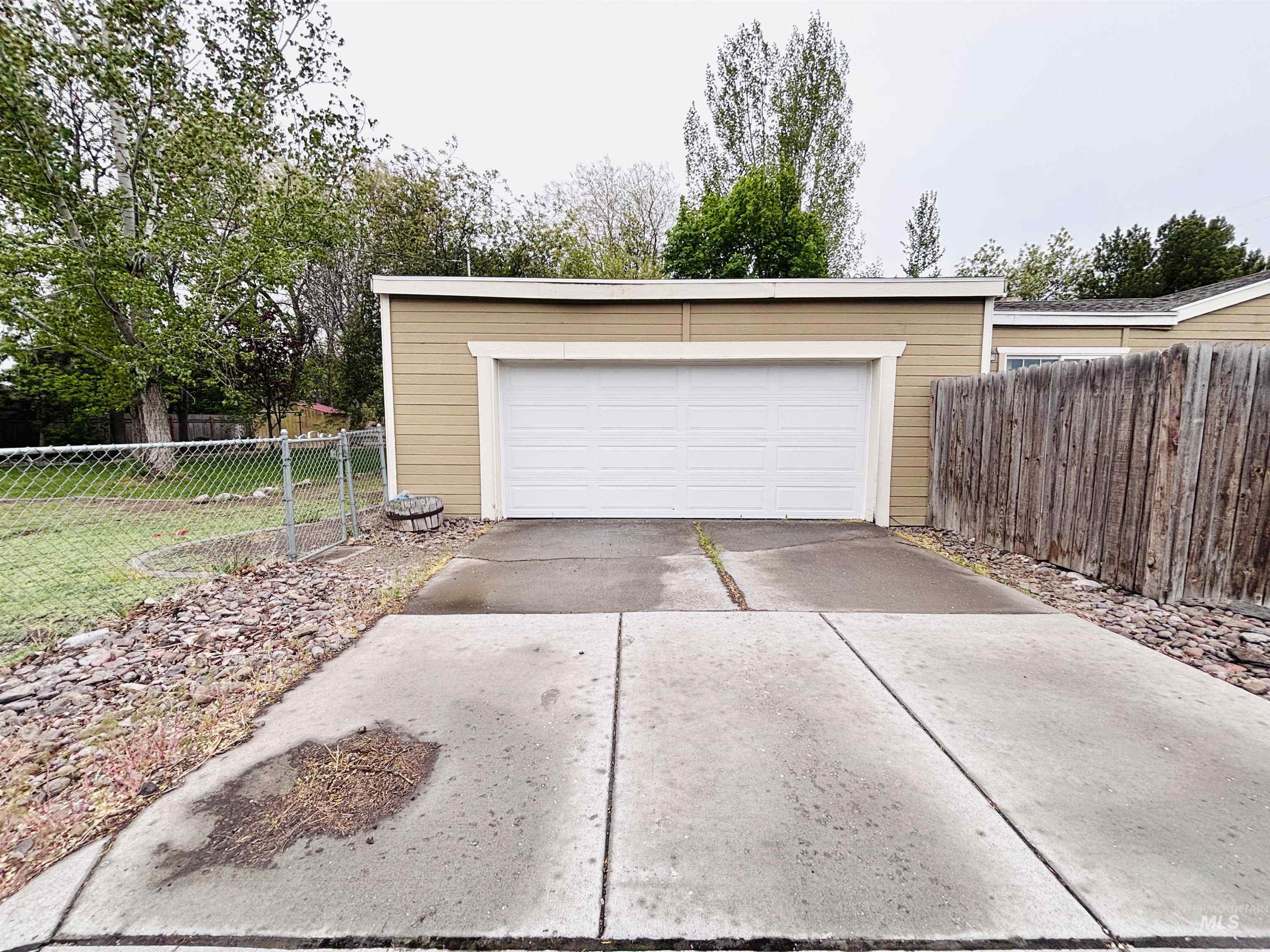 898 Wendell St., Twin Falls, Idaho 83301, 3 Bedrooms, 2 Bathrooms, Residential For Sale, Price $389,900,MLS 98983427