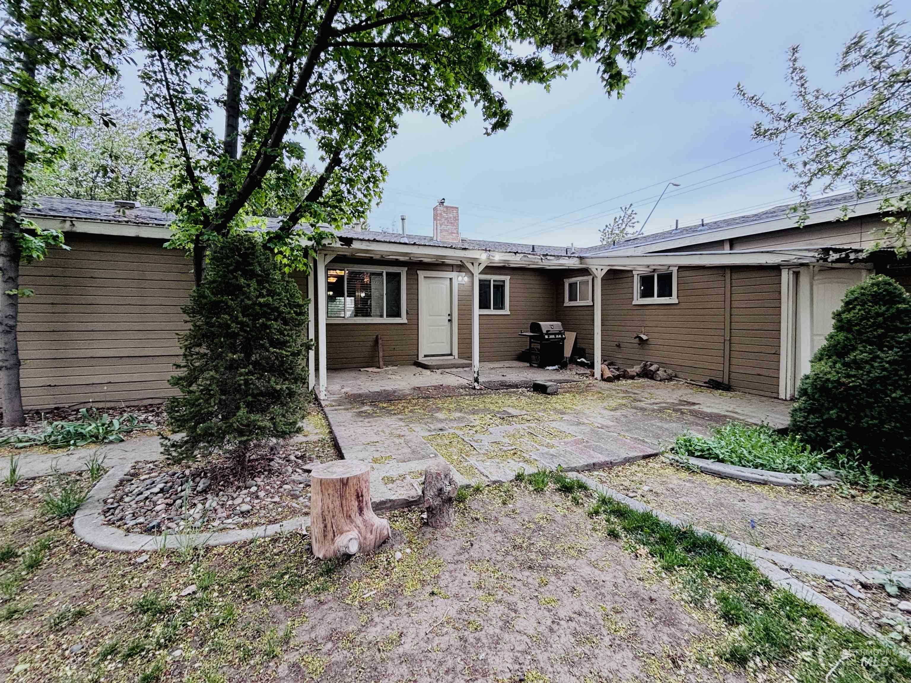 898 Wendell St., Twin Falls, Idaho 83301, 3 Bedrooms, 2 Bathrooms, Residential For Sale, Price $389,900,MLS 98983427