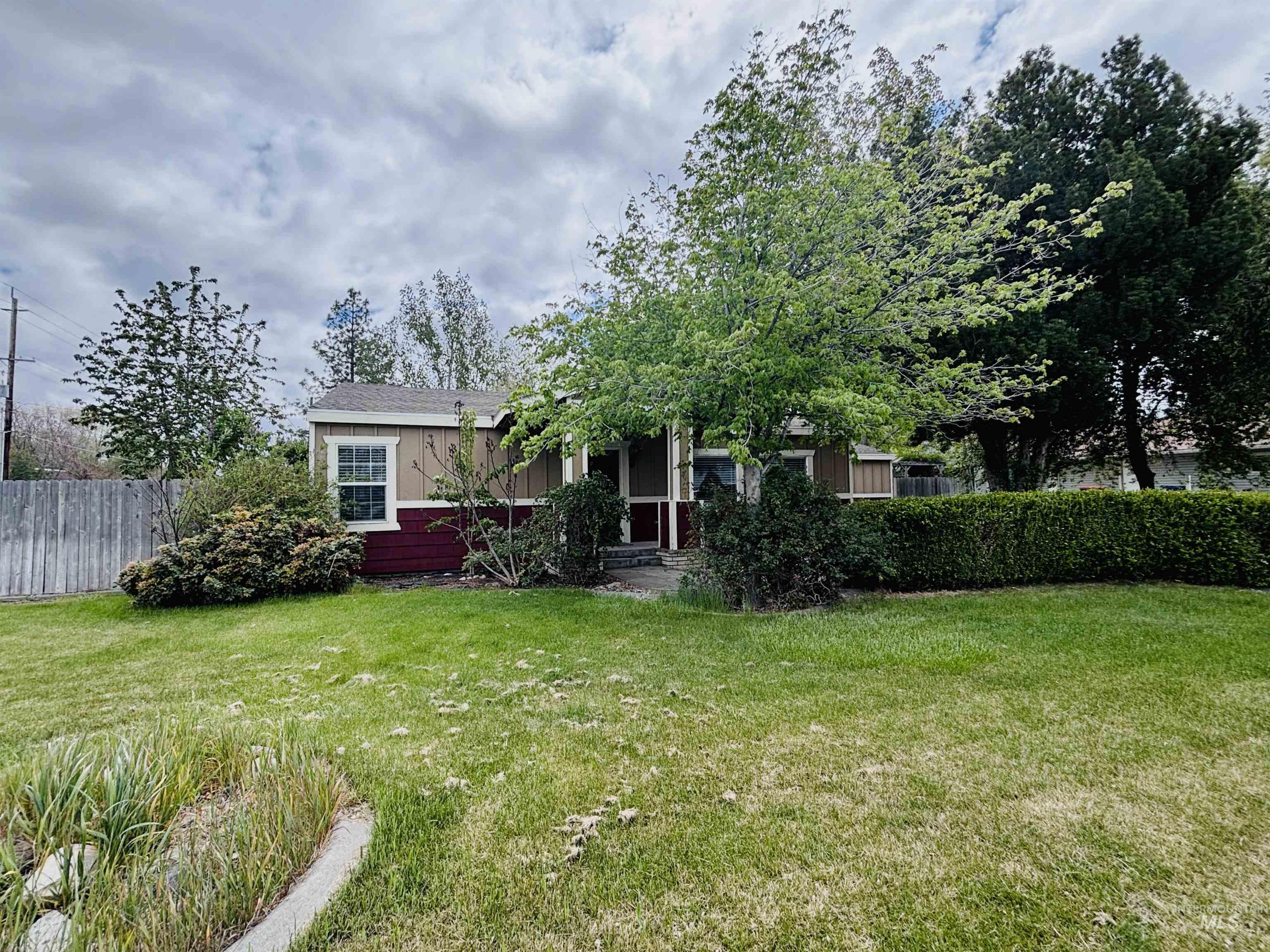 898 Wendell St., Twin Falls, Idaho 83301, 3 Bedrooms, 2 Bathrooms, Residential For Sale, Price $389,900,MLS 98983427