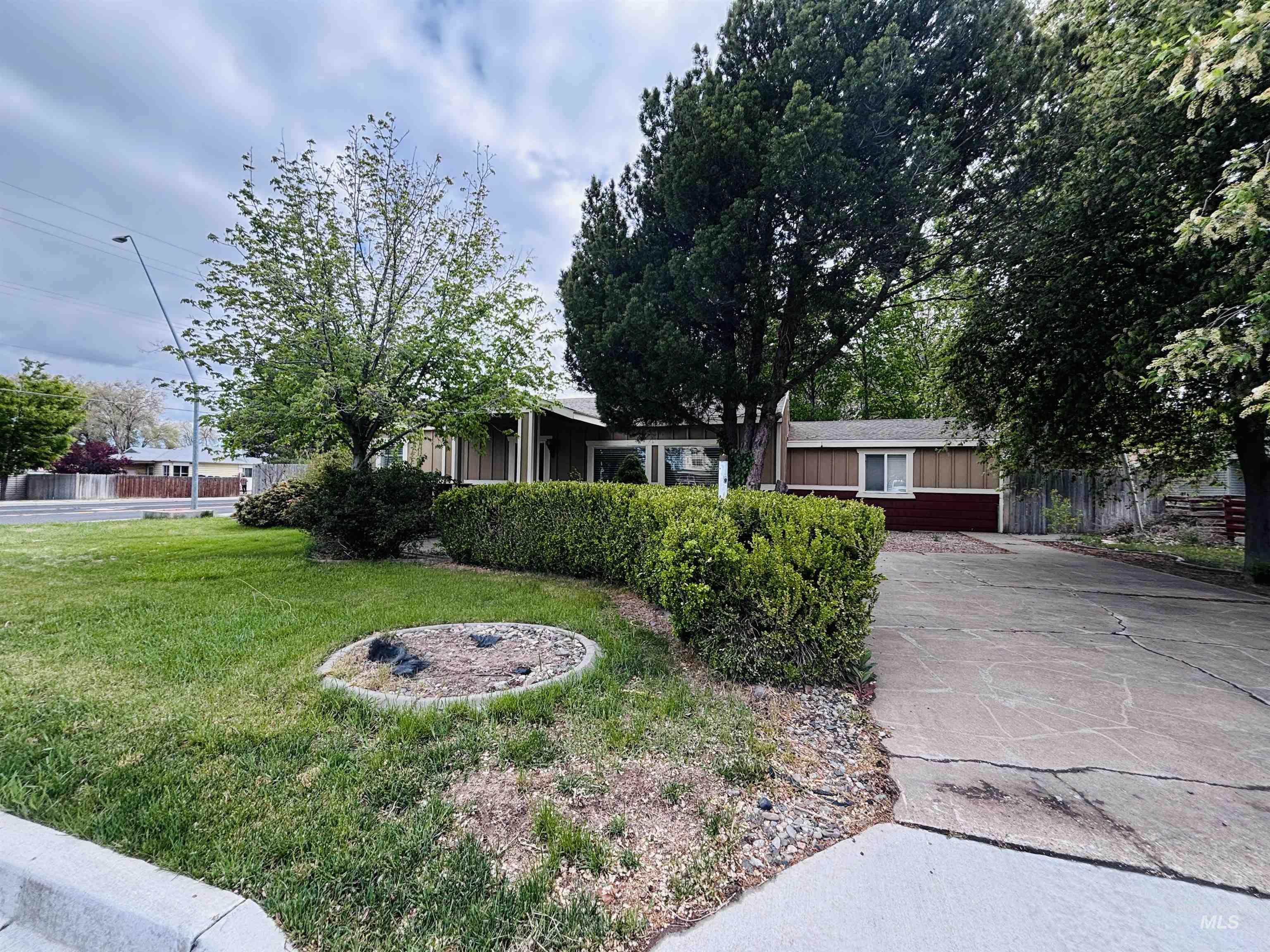 898 Wendell St., Twin Falls, Idaho 83301, 3 Bedrooms, 2 Bathrooms, Residential For Sale, Price $389,900,MLS 98983427