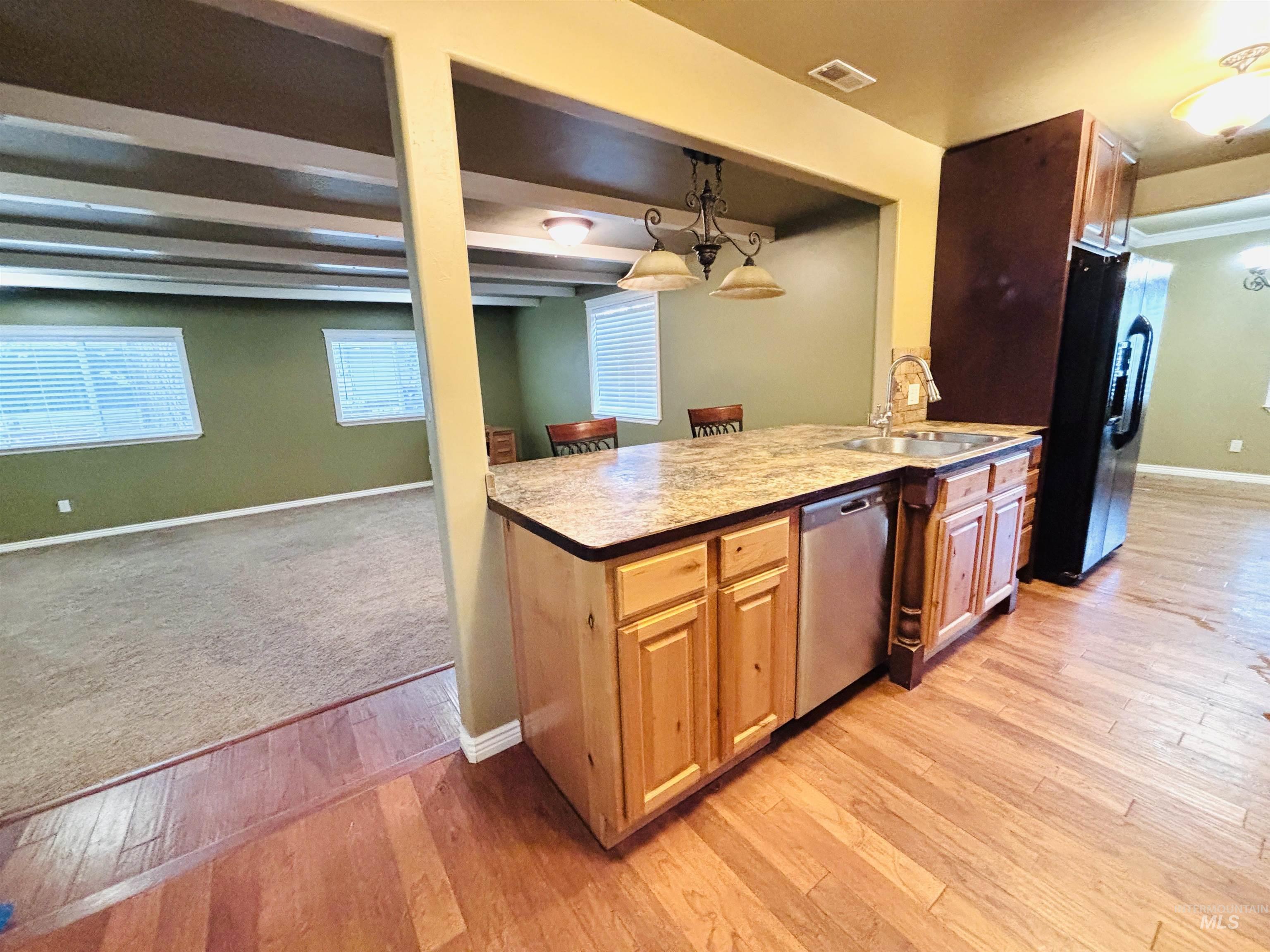 898 Wendell St., Twin Falls, Idaho 83301, 3 Bedrooms, 2 Bathrooms, Residential For Sale, Price $389,900,MLS 98983427