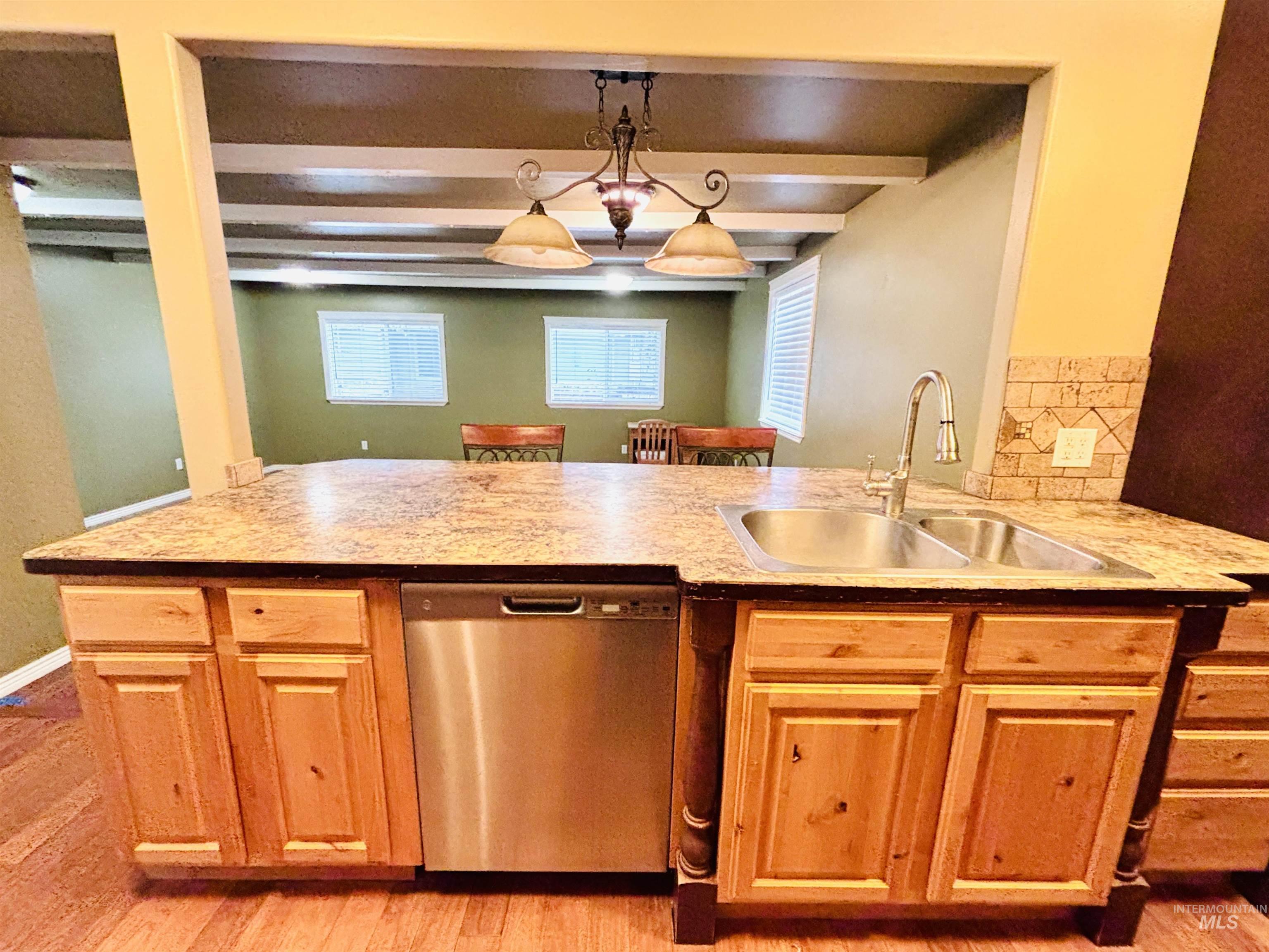 898 Wendell St., Twin Falls, Idaho 83301, 3 Bedrooms, 2 Bathrooms, Residential For Sale, Price $389,900,MLS 98983427