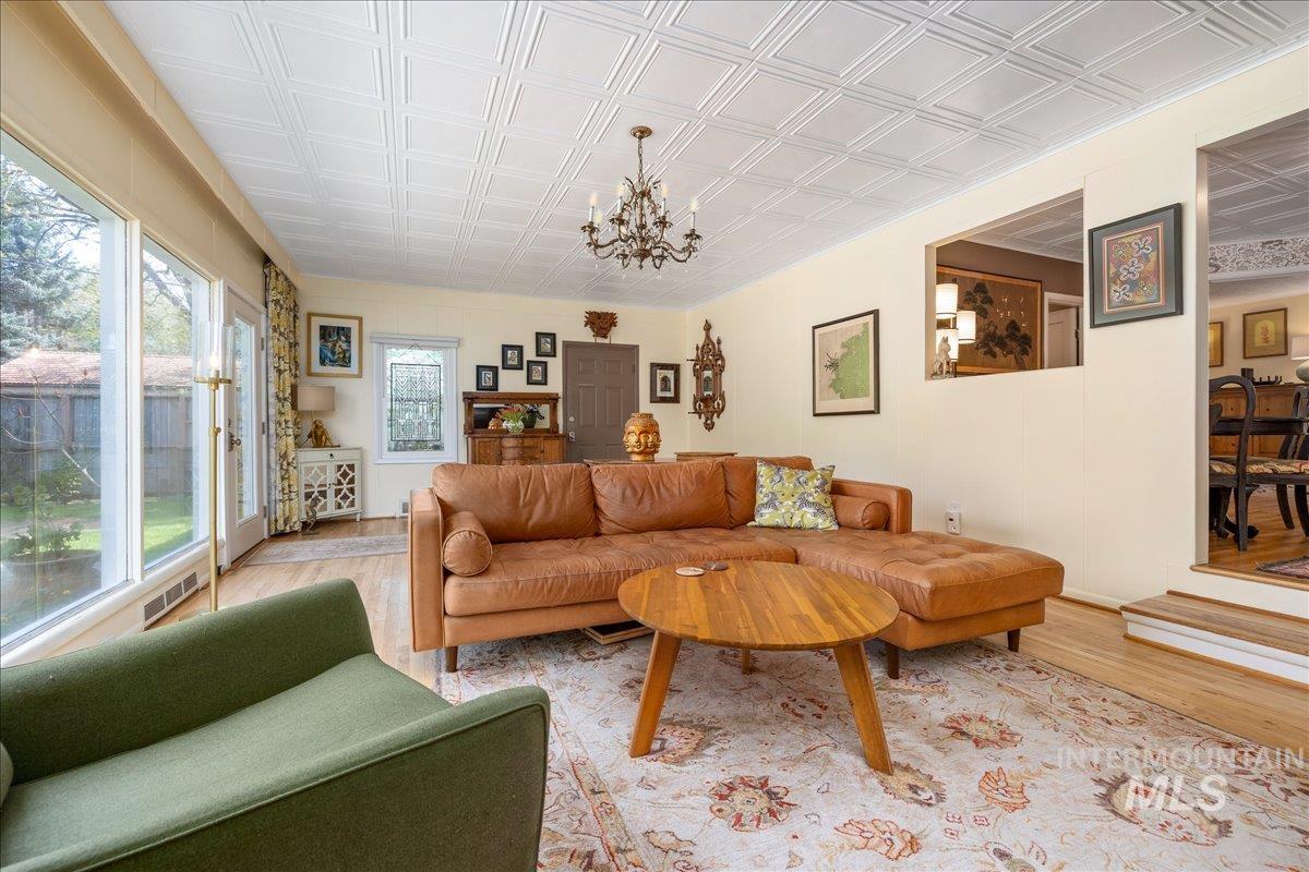 3301 N 32nd St., Boise, Idaho 83703, 4 Bedrooms, 2 Bathrooms, Residential For Sale, Price $859,900,MLS 98983428