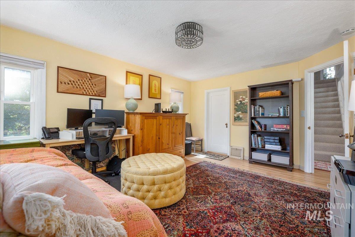 3301 N 32nd St., Boise, Idaho 83703, 4 Bedrooms, 2 Bathrooms, Residential For Sale, Price $859,900,MLS 98983428