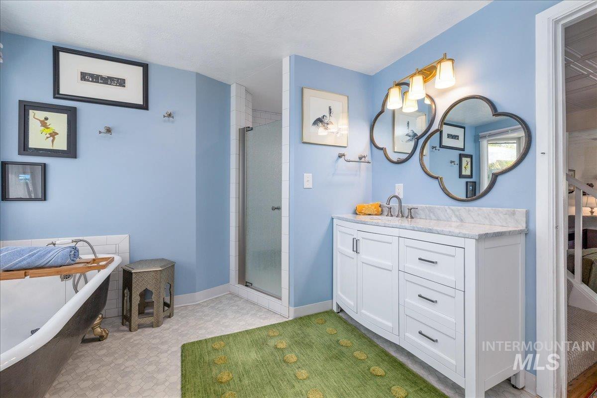 3301 N 32nd St., Boise, Idaho 83703, 4 Bedrooms, 2 Bathrooms, Residential For Sale, Price $859,900,MLS 98983428