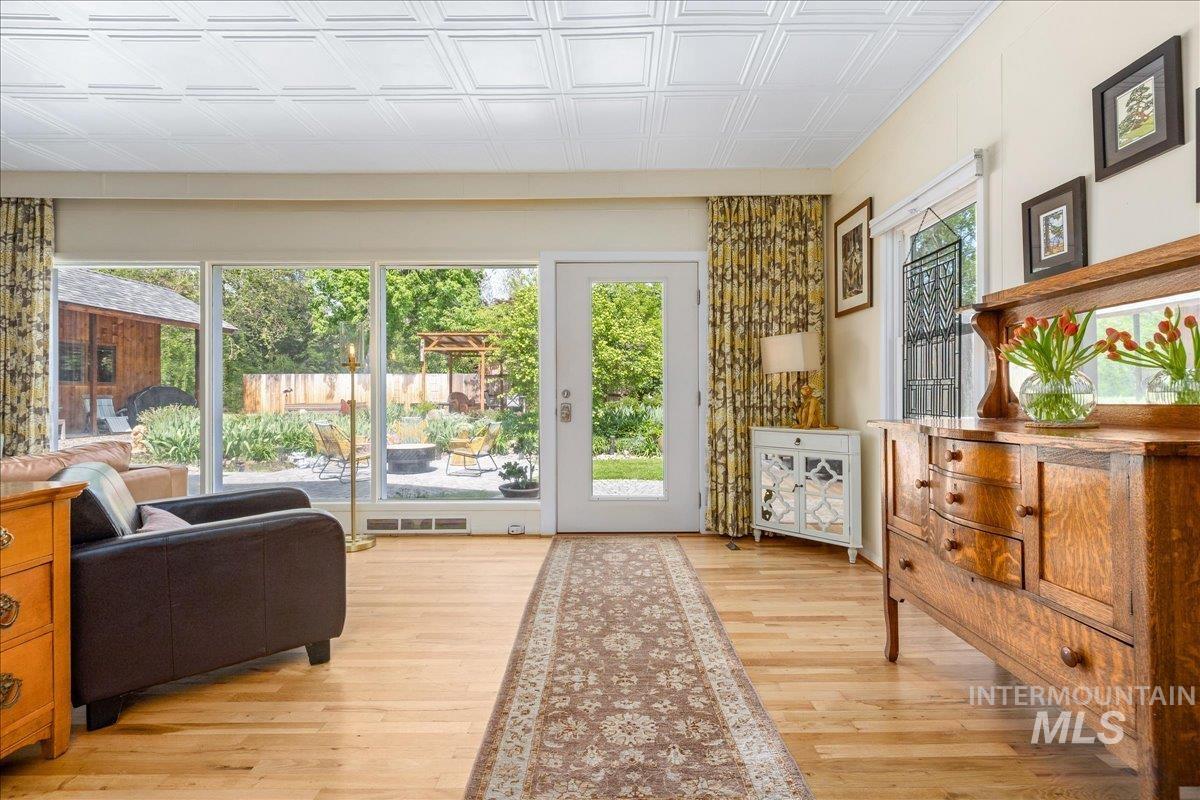 3301 N 32nd St., Boise, Idaho 83703, 4 Bedrooms, 2 Bathrooms, Residential For Sale, Price $859,900,MLS 98983428