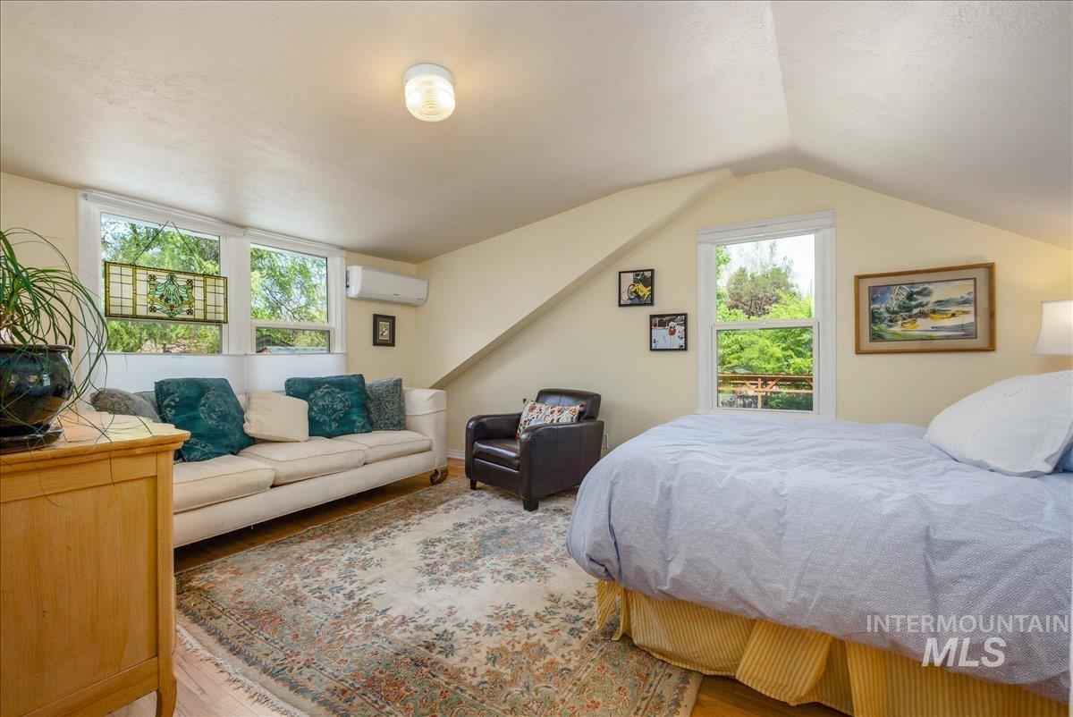 3301 N 32nd St., Boise, Idaho 83703, 4 Bedrooms, 2 Bathrooms, Residential For Sale, Price $859,900,MLS 98983428