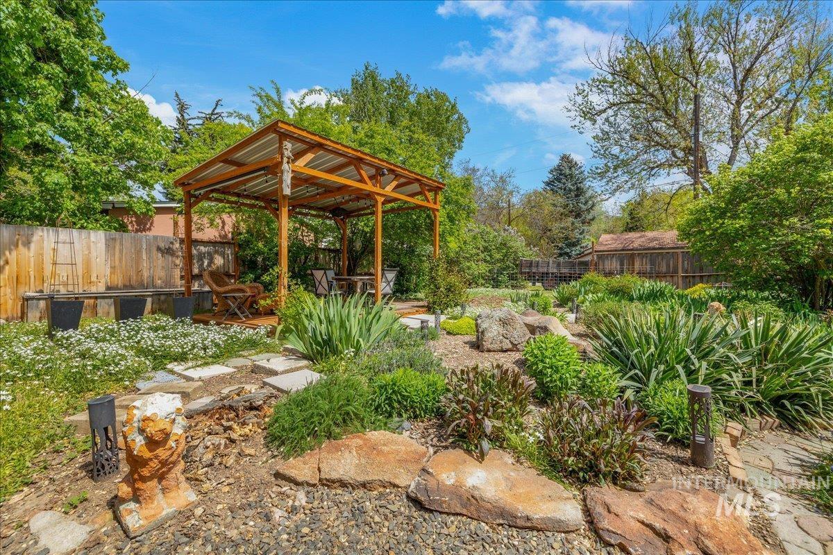 3301 N 32nd St., Boise, Idaho 83703, 4 Bedrooms, 2 Bathrooms, Residential For Sale, Price $859,900,MLS 98983428