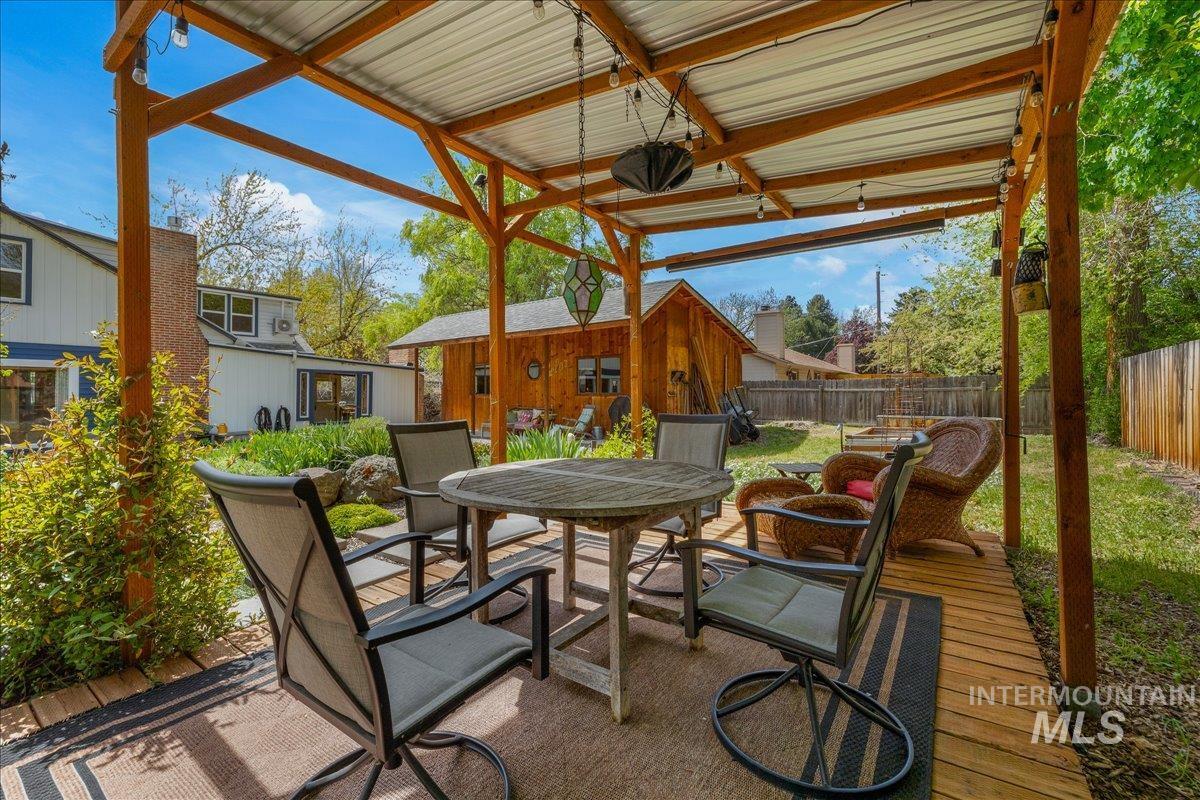 3301 N 32nd St., Boise, Idaho 83703, 4 Bedrooms, 2 Bathrooms, Residential For Sale, Price $859,900,MLS 98983428