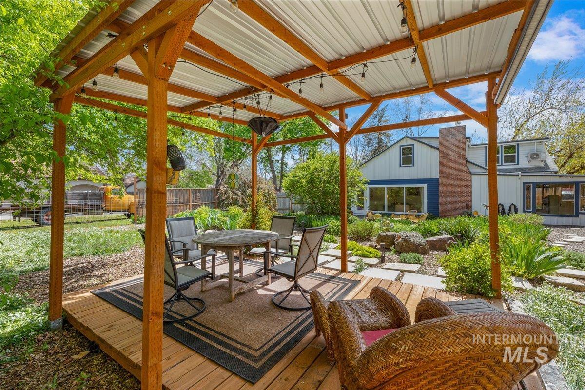 3301 N 32nd St., Boise, Idaho 83703, 4 Bedrooms, 2 Bathrooms, Residential For Sale, Price $859,900,MLS 98983428