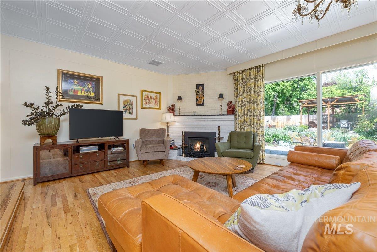 3301 N 32nd St., Boise, Idaho 83703, 4 Bedrooms, 2 Bathrooms, Residential For Sale, Price $859,900,MLS 98983428