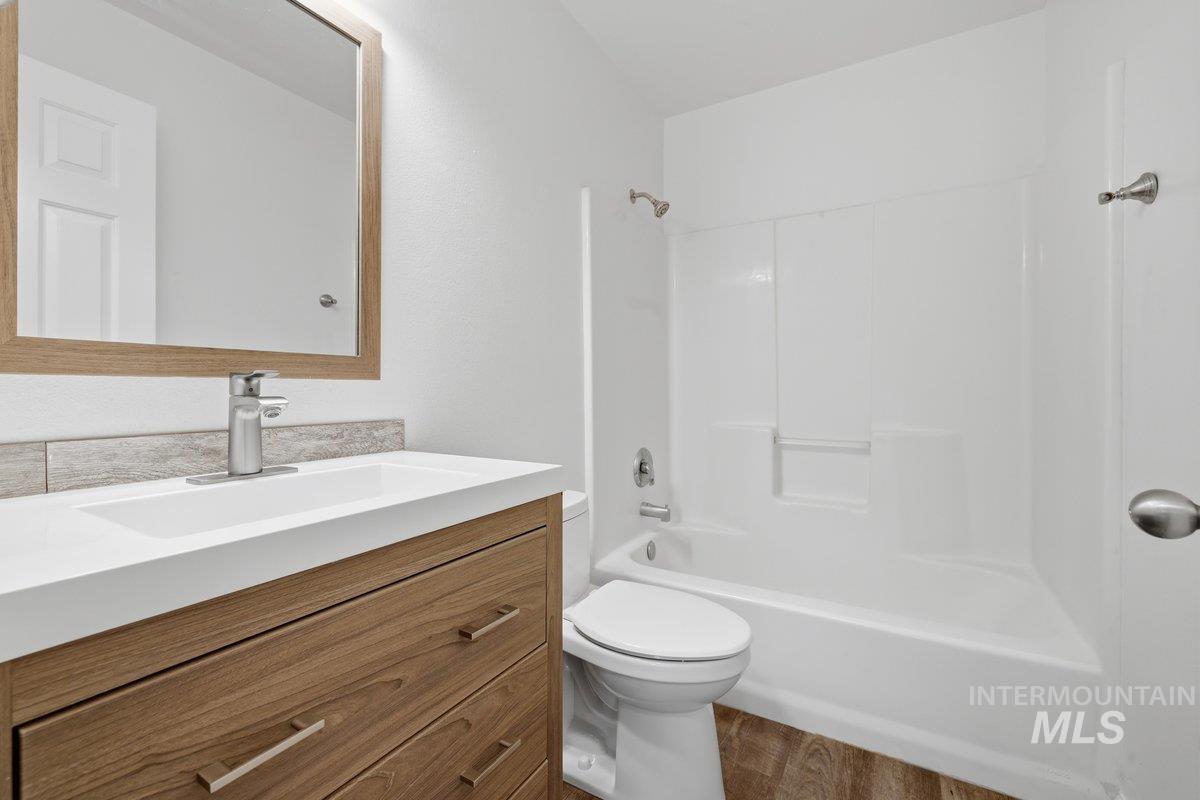 16360 Rainbow Dr, Nampa, Idaho 83687, 3 Bedrooms, 2 Bathrooms, Residential For Sale, Price $384,900,MLS 98983429