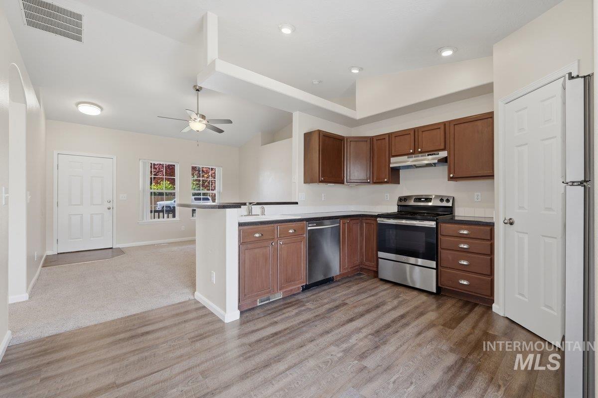 16360 Rainbow Dr, Nampa, Idaho 83687, 3 Bedrooms, 2 Bathrooms, Residential For Sale, Price $384,900,MLS 98983429