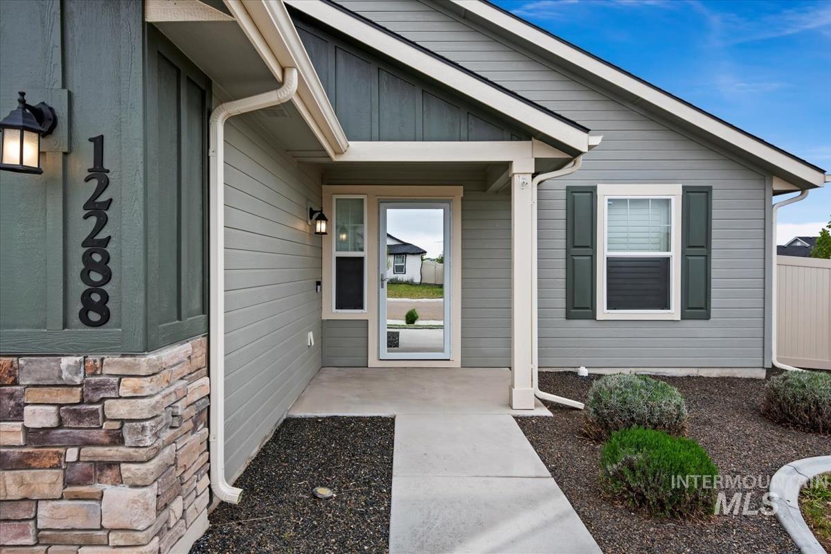 12288 Varga St, Caldwell, Idaho 83651, 3 Bedrooms, 2 Bathrooms, Residential For Sale, Price $405,000,MLS 98983431