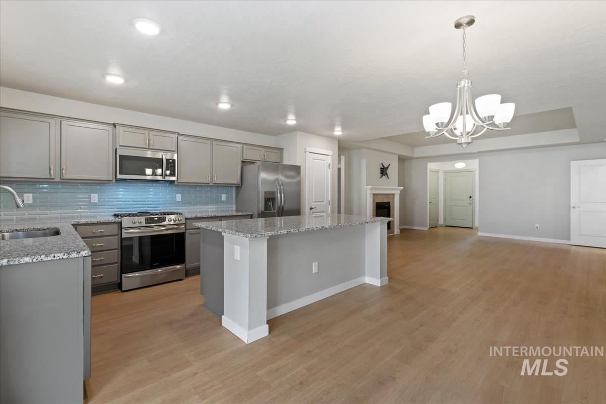 12288 Varga St, Caldwell, Idaho 83651, 3 Bedrooms, 2 Bathrooms, Residential For Sale, Price $405,000,MLS 98983431