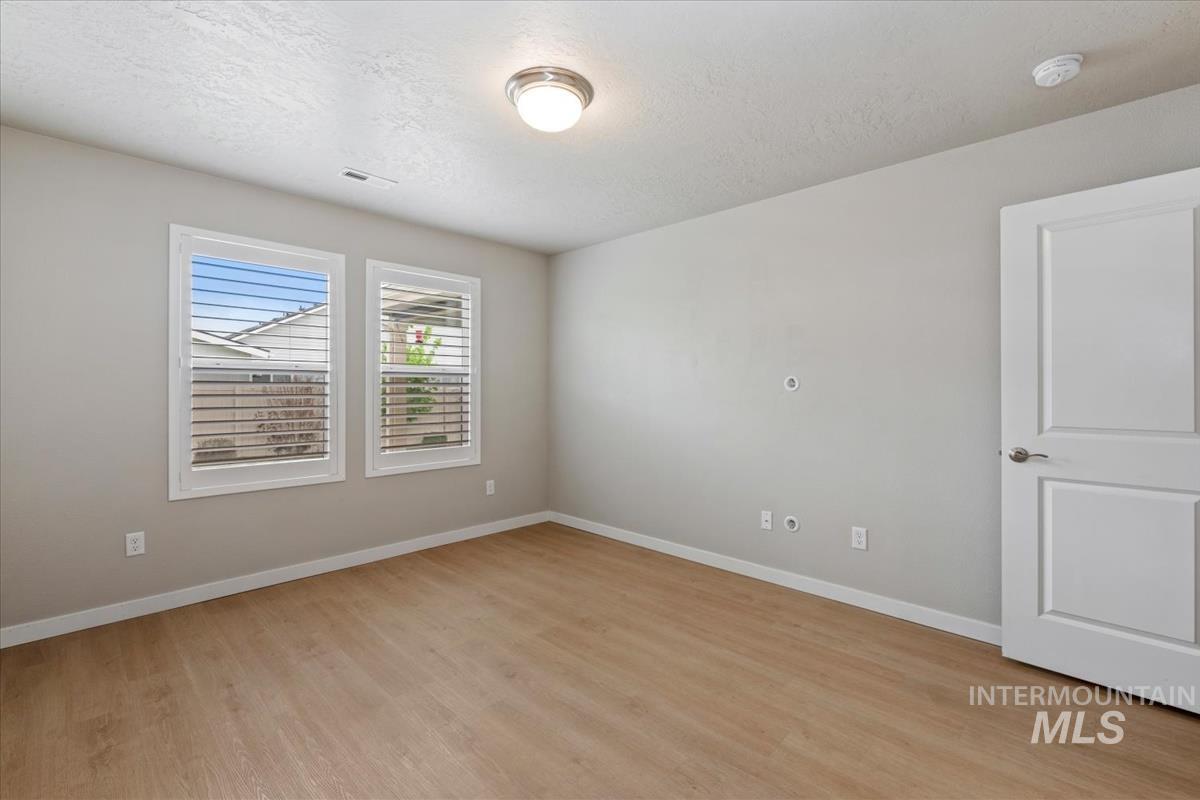 12288 Varga St, Caldwell, Idaho 83651, 3 Bedrooms, 2 Bathrooms, Residential For Sale, Price $405,000,MLS 98983431