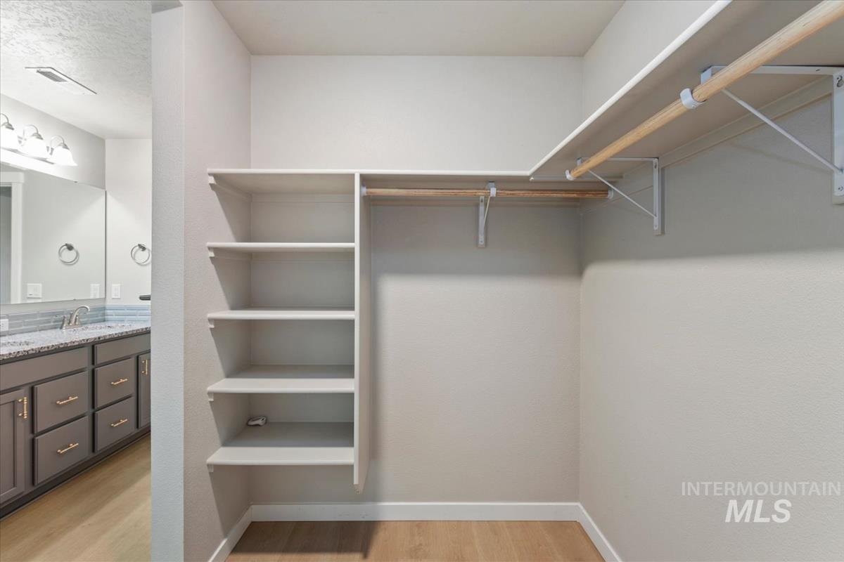 12288 Varga St, Caldwell, Idaho 83651, 3 Bedrooms, 2 Bathrooms, Residential For Sale, Price $405,000,MLS 98983431