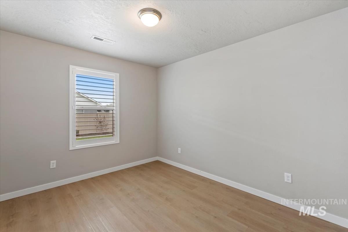 12288 Varga St, Caldwell, Idaho 83651, 3 Bedrooms, 2 Bathrooms, Residential For Sale, Price $405,000,MLS 98983431