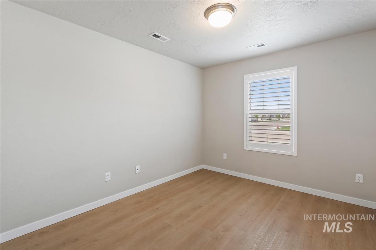 12288 Varga St, Caldwell, Idaho 83651, 3 Bedrooms, 2 Bathrooms, Residential For Sale, Price $405,000,MLS 98983431