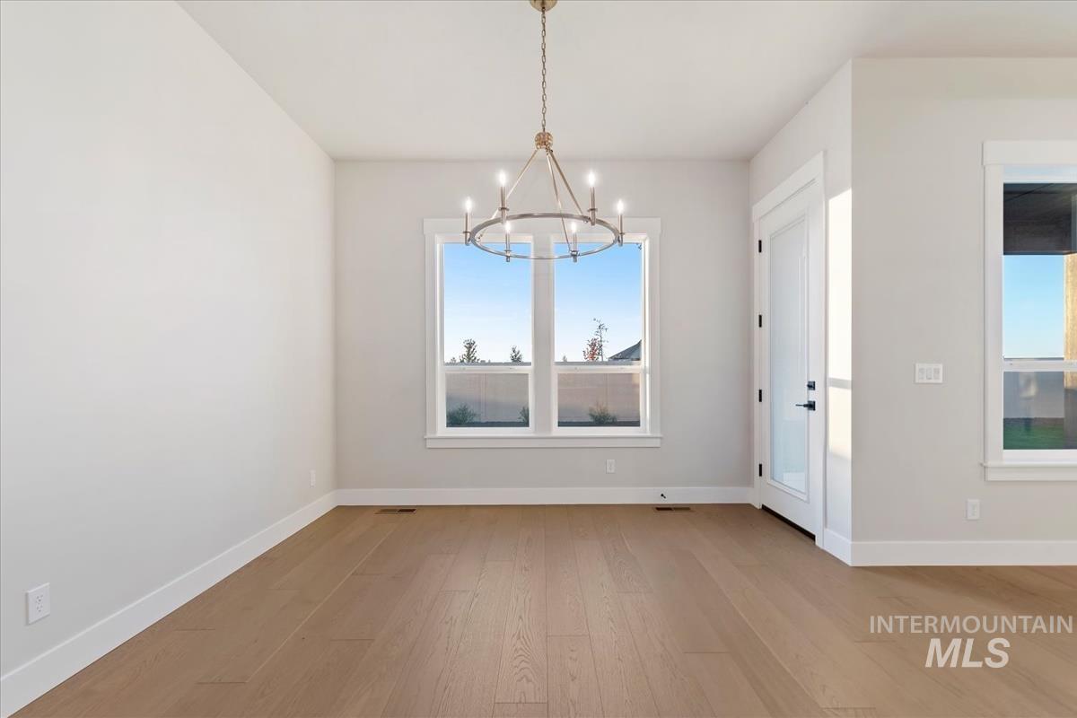 2125 E Padstow St., Kuna, Idaho 83634, 3 Bedrooms, 2.5 Bathrooms, Residential For Sale, Price $799,880,MLS 98983432