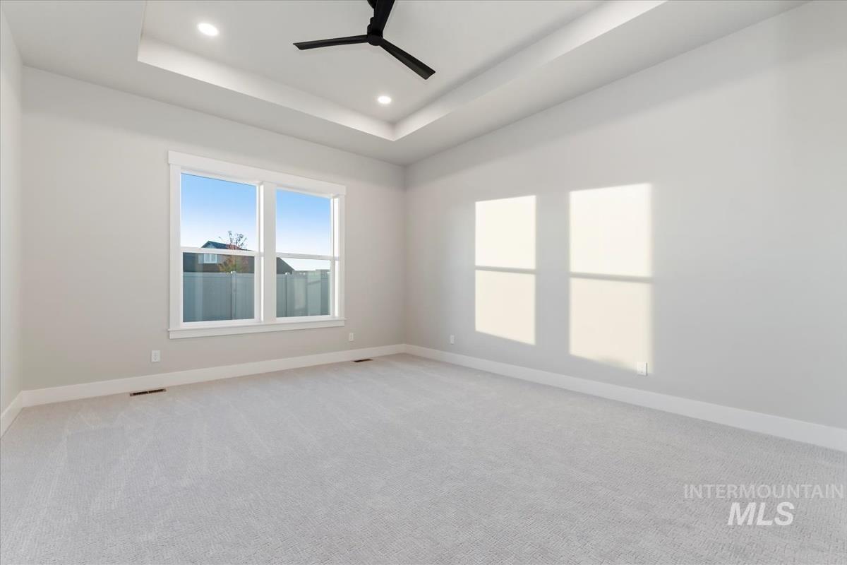 2125 E Padstow St., Kuna, Idaho 83634, 3 Bedrooms, 2.5 Bathrooms, Residential For Sale, Price $799,880,MLS 98983432