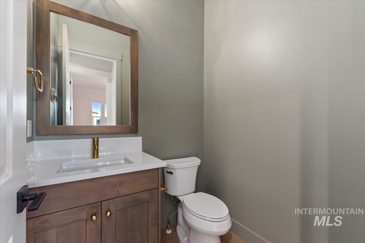 2125 E Padstow St., Kuna, Idaho 83634, 3 Bedrooms, 2.5 Bathrooms, Residential For Sale, Price $799,880,MLS 98983432