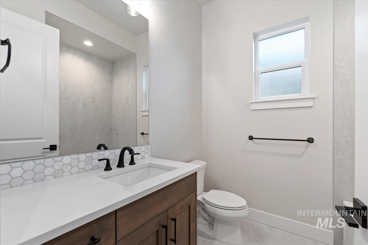 2125 E Padstow St., Kuna, Idaho 83634, 3 Bedrooms, 2.5 Bathrooms, Residential For Sale, Price $799,880,MLS 98983432