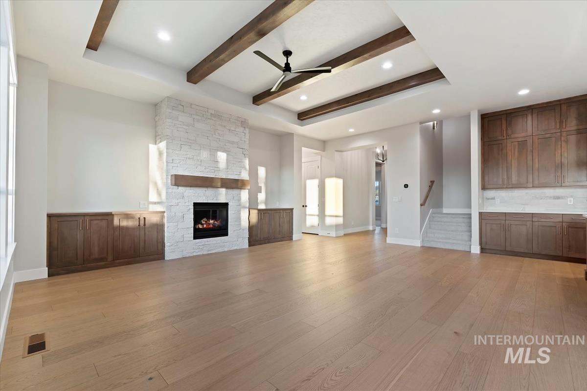 2125 E Padstow St., Kuna, Idaho 83634, 3 Bedrooms, 2.5 Bathrooms, Residential For Sale, Price $799,880,MLS 98983432