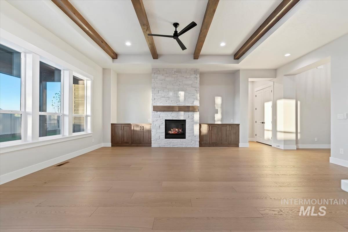 2125 E Padstow St., Kuna, Idaho 83634, 3 Bedrooms, 2.5 Bathrooms, Residential For Sale, Price $799,880,MLS 98983432