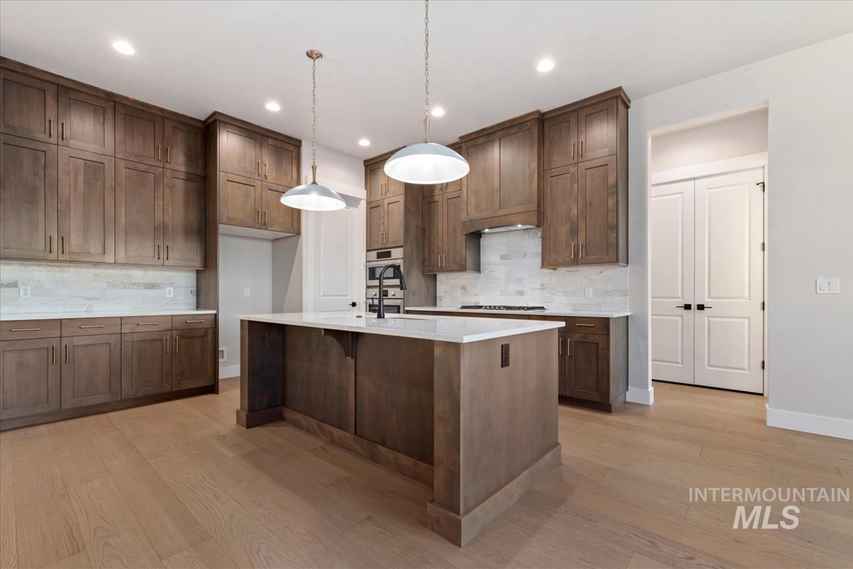 2125 E Padstow St., Kuna, Idaho 83634, 3 Bedrooms, 2.5 Bathrooms, Residential For Sale, Price $799,880,MLS 98983432