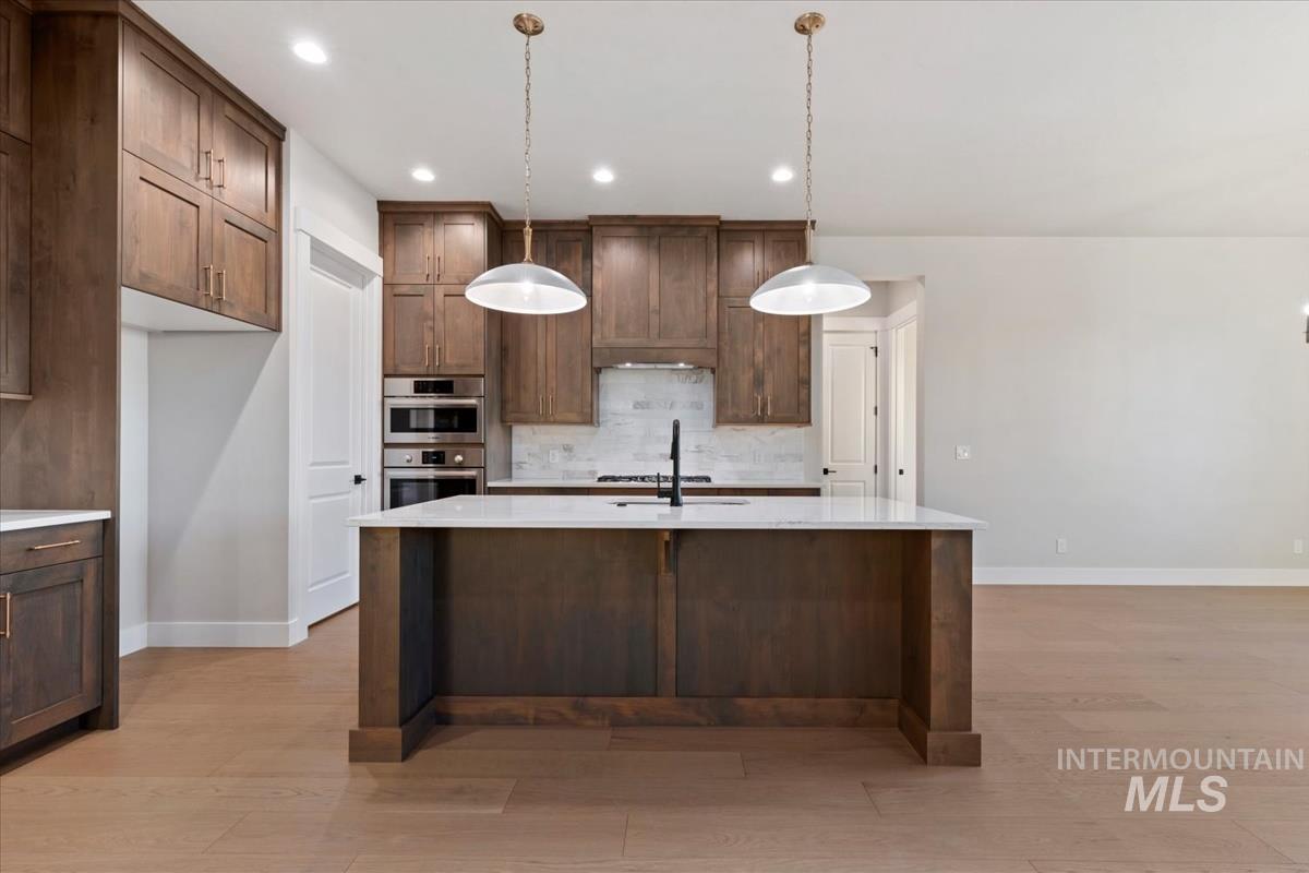 2125 E Padstow St., Kuna, Idaho 83634, 3 Bedrooms, 2.5 Bathrooms, Residential For Sale, Price $799,880,MLS 98983432