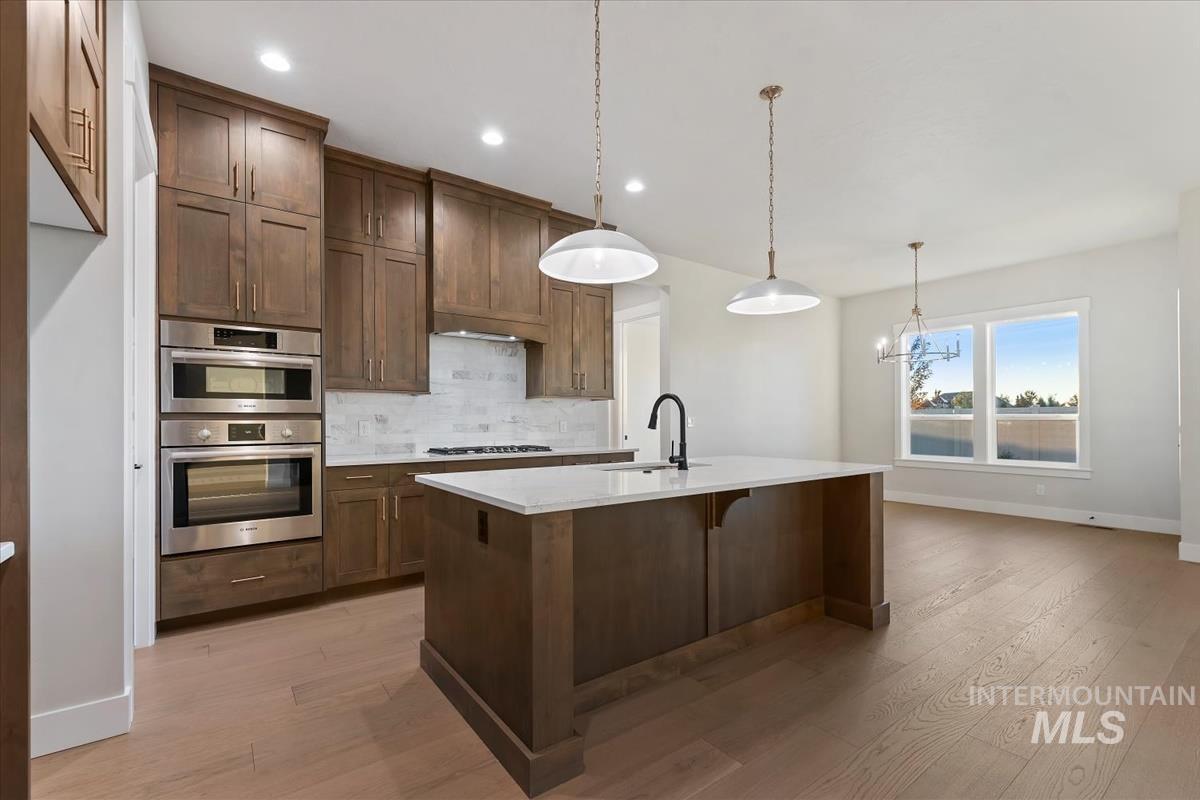 2125 E Padstow St., Kuna, Idaho 83634, 3 Bedrooms, 2.5 Bathrooms, Residential For Sale, Price $799,880,MLS 98983432