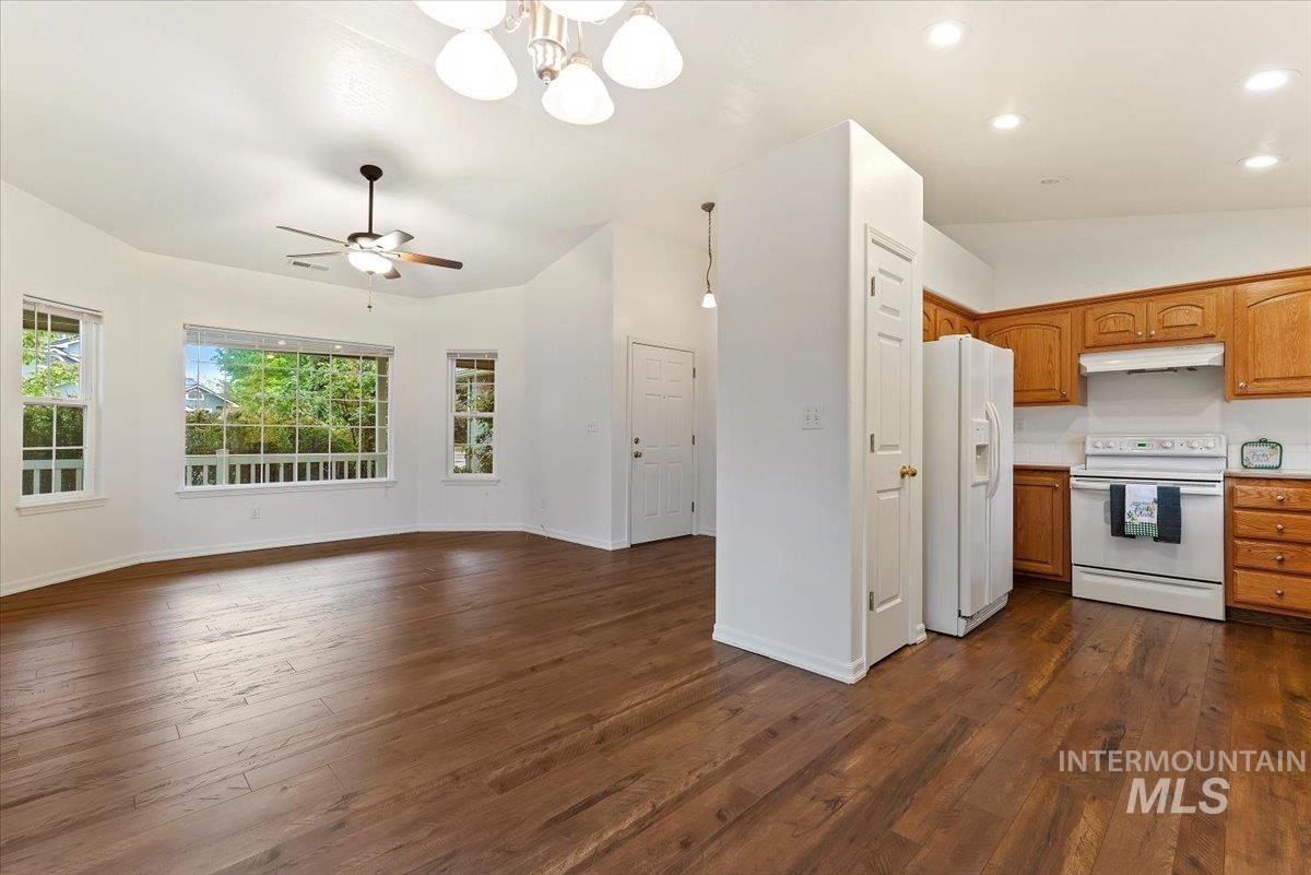 5778 S Sedum Way, Boise, Idaho 83716-7021, 3 Bedrooms, 2 Bathrooms, Residential For Sale, Price $449,950,MLS 98983435