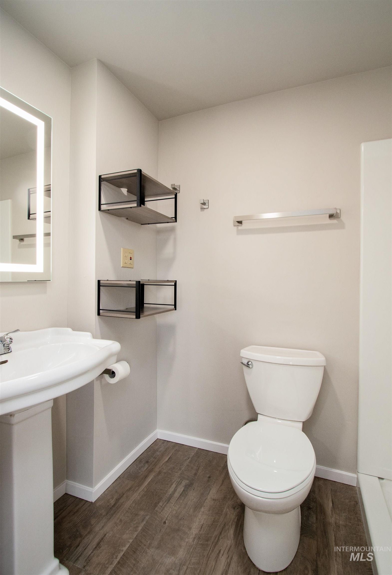 2270 S Skillern Dr., Boise, Idaho 83709, 3 Bedrooms, 2 Bathrooms, Residential For Sale, Price $294,500,MLS 98983440