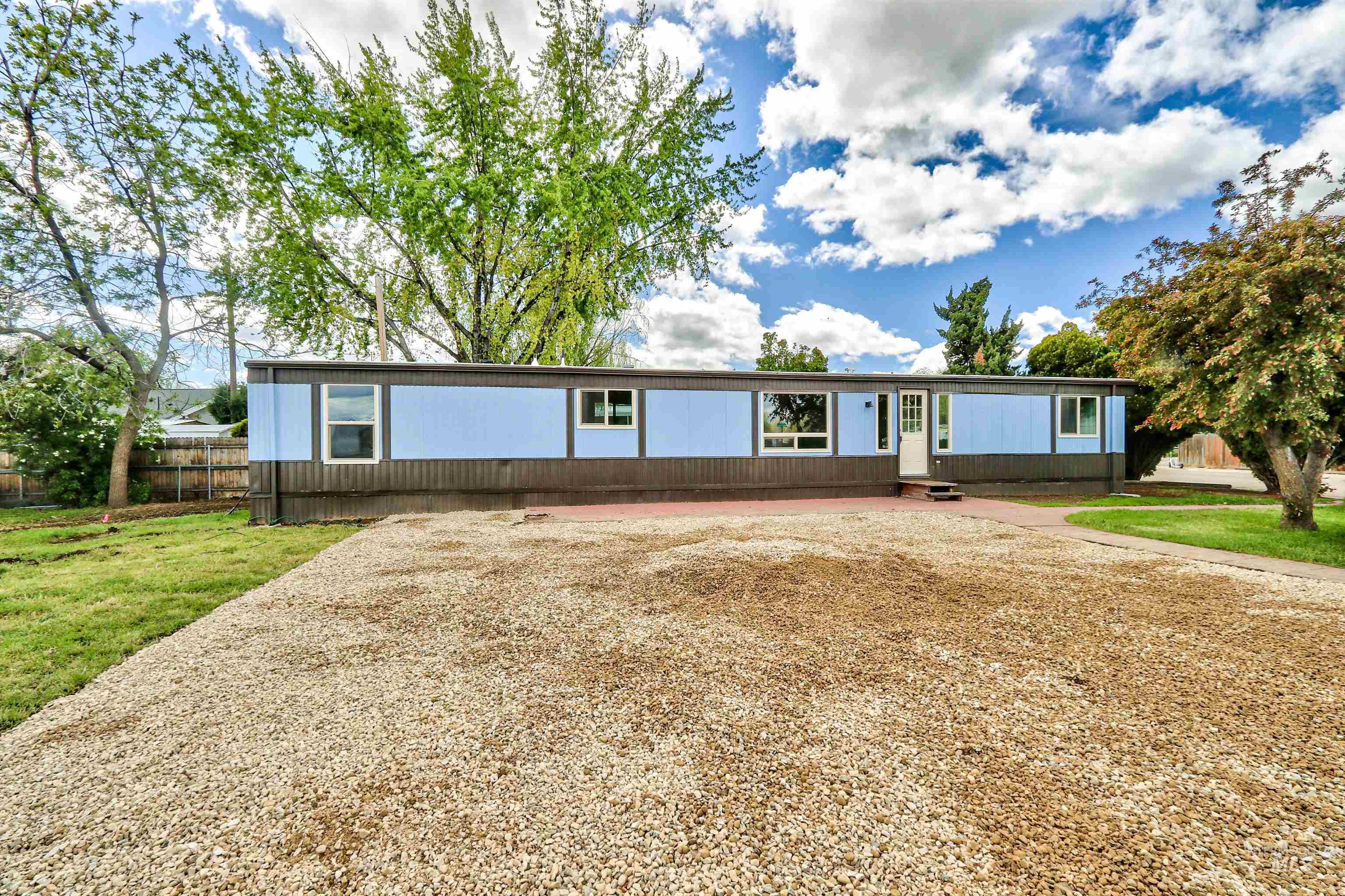 2270 S Skillern Dr., Boise, Idaho 83709, 3 Bedrooms, 2 Bathrooms, Residential For Sale, Price $294,500,MLS 98983440
