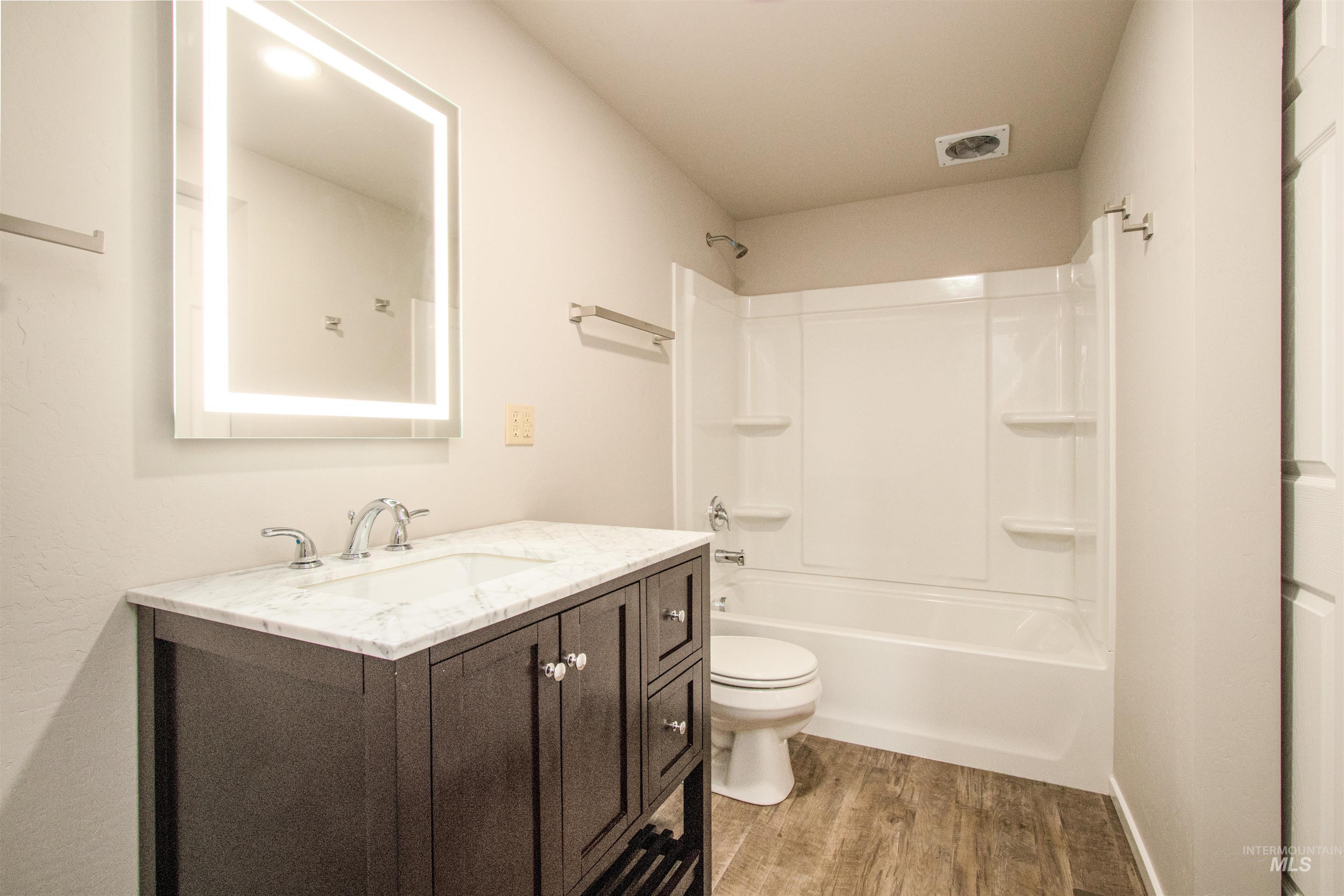 2270 S Skillern Dr., Boise, Idaho 83709, 3 Bedrooms, 2 Bathrooms, Residential For Sale, Price $294,500,MLS 98983440