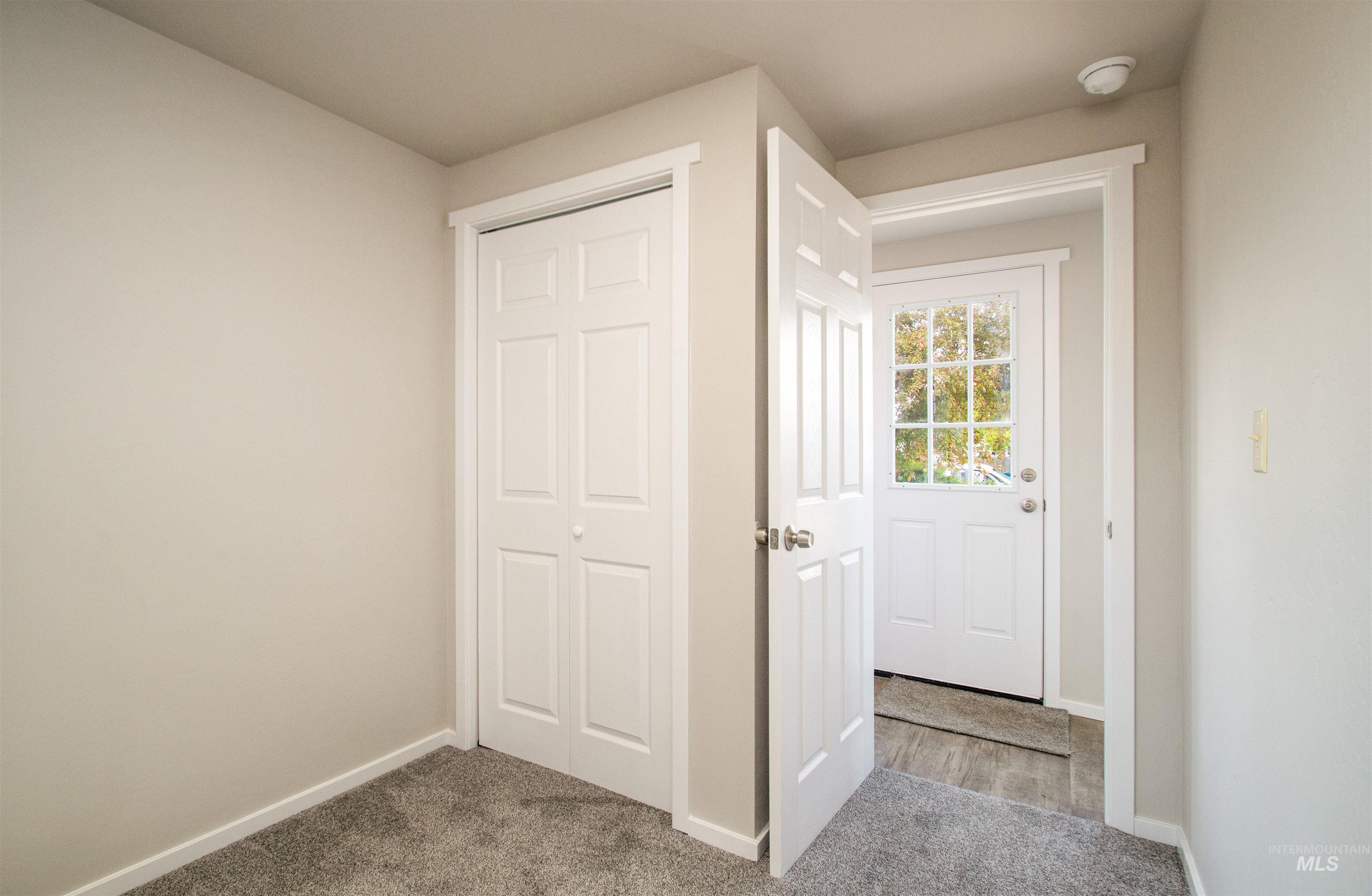 2270 S Skillern Dr., Boise, Idaho 83709, 3 Bedrooms, 2 Bathrooms, Residential For Sale, Price $294,500,MLS 98983440