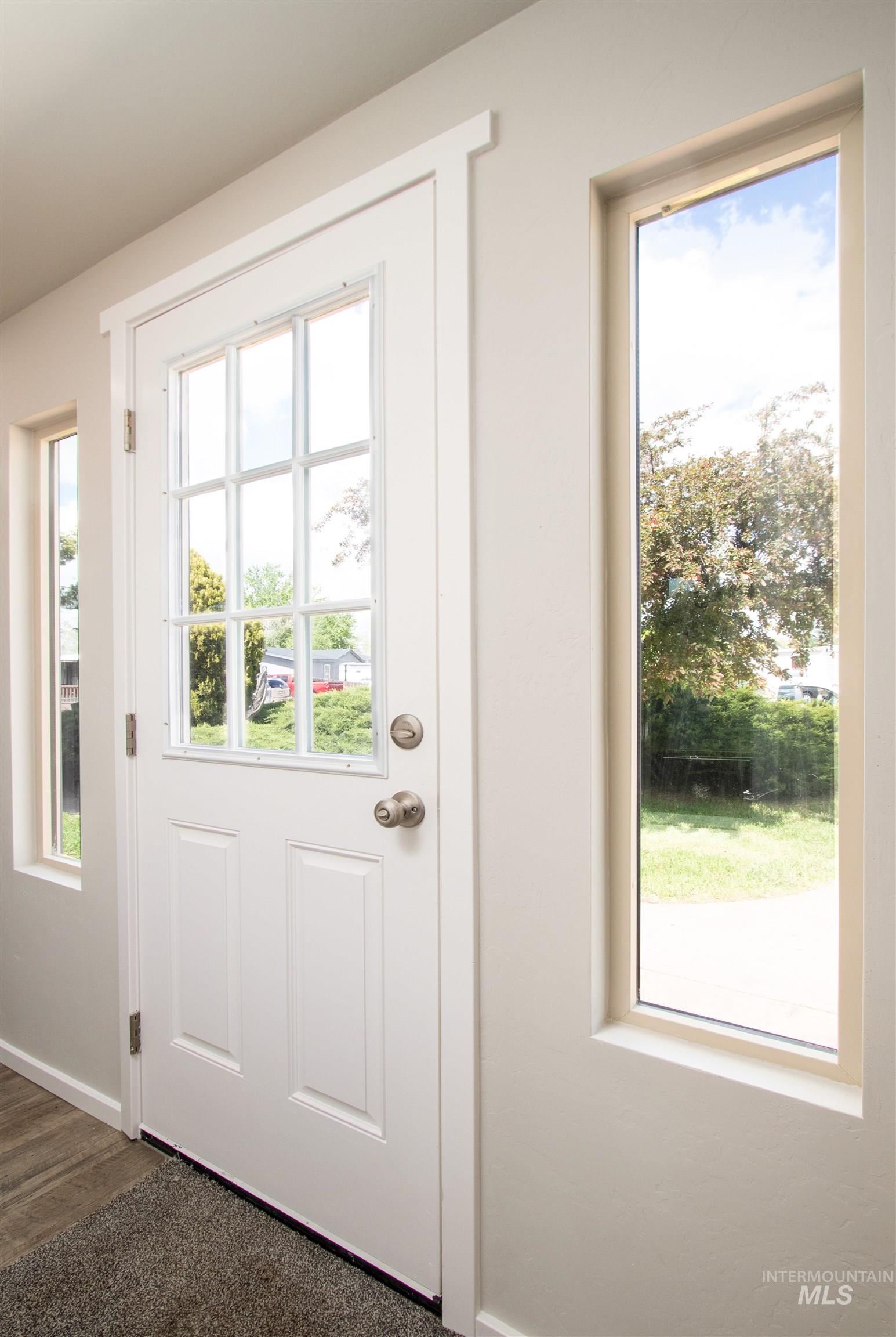 2270 S Skillern Dr., Boise, Idaho 83709, 3 Bedrooms, 2 Bathrooms, Residential For Sale, Price $294,500,MLS 98983440