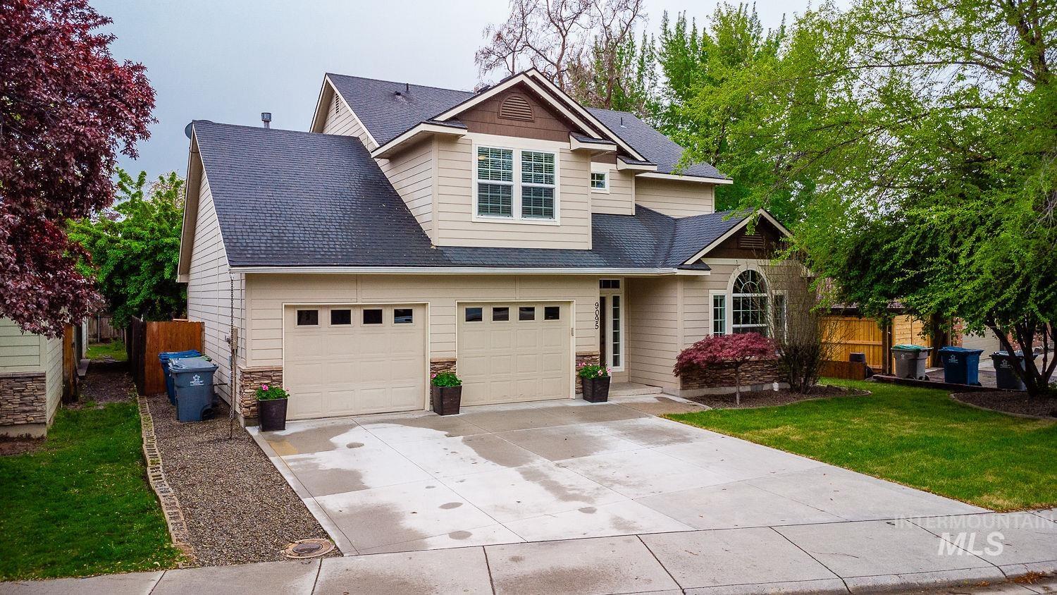 9095 W Dalton Place, Boise, Idaho 83704, 4 Bedrooms, 2.5 Bathrooms, Residential For Sale, Price $579,900,MLS 98983444