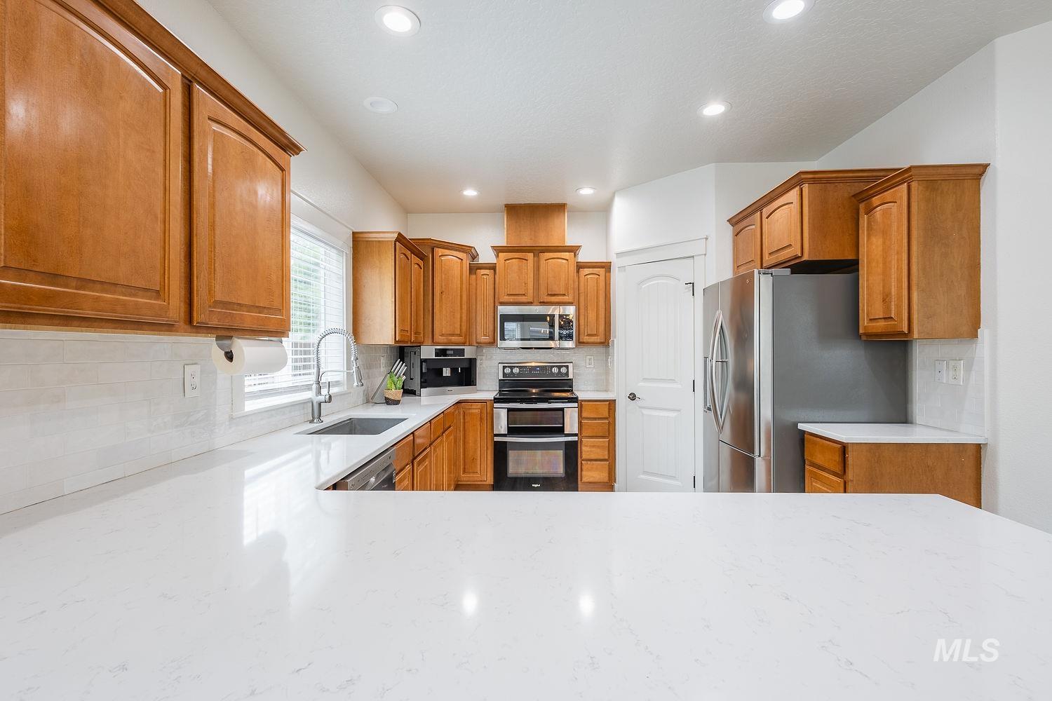 9095 W Dalton Place, Boise, Idaho 83704, 4 Bedrooms, 2.5 Bathrooms, Residential For Sale, Price $579,900,MLS 98983444