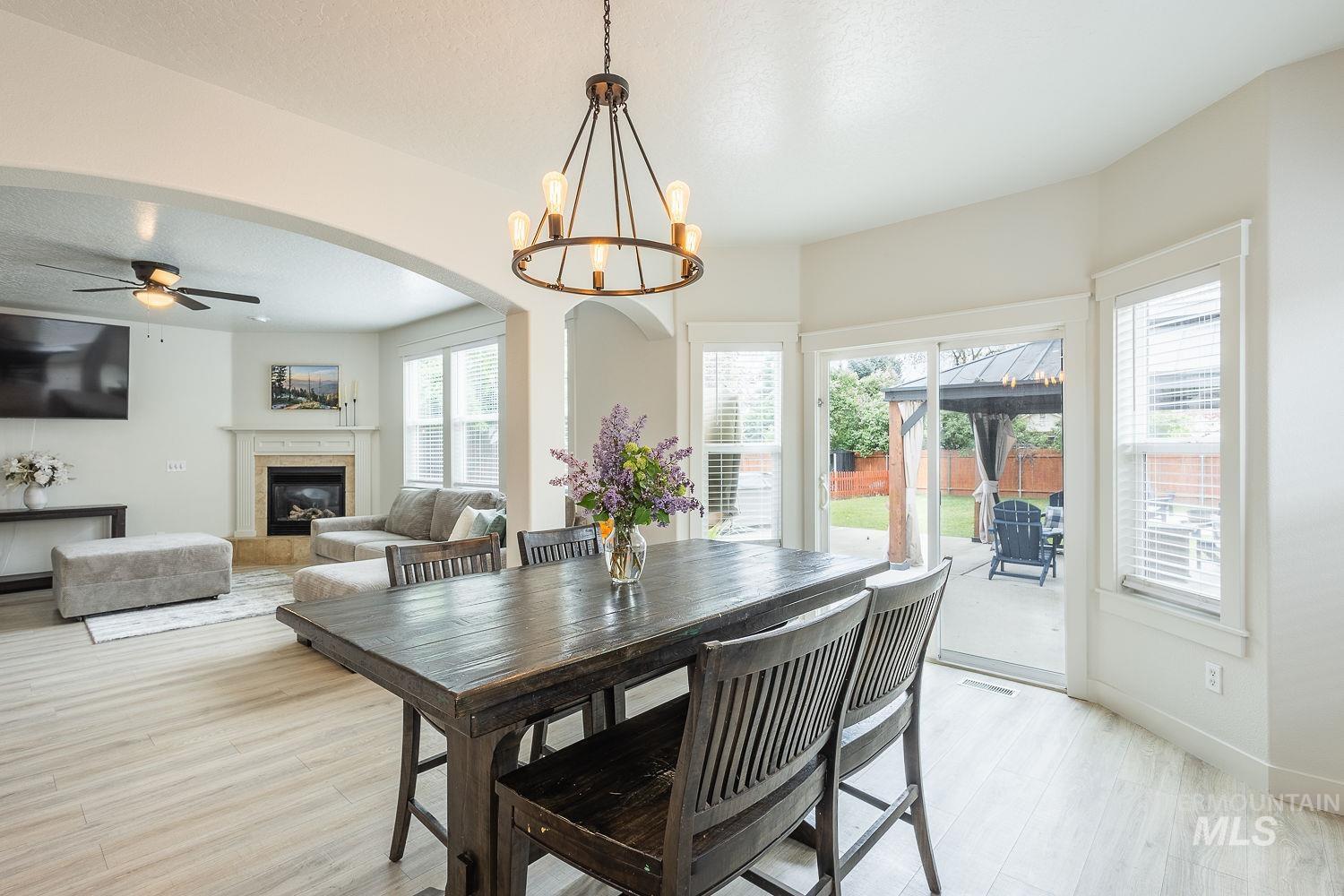 9095 W Dalton Place, Boise, Idaho 83704, 4 Bedrooms, 2.5 Bathrooms, Residential For Sale, Price $579,900,MLS 98983444