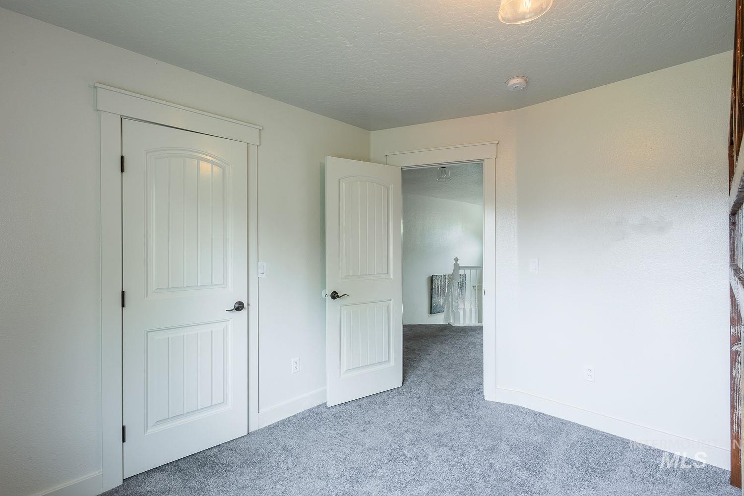 9095 W Dalton Place, Boise, Idaho 83704, 4 Bedrooms, 2.5 Bathrooms, Residential For Sale, Price $579,900,MLS 98983444