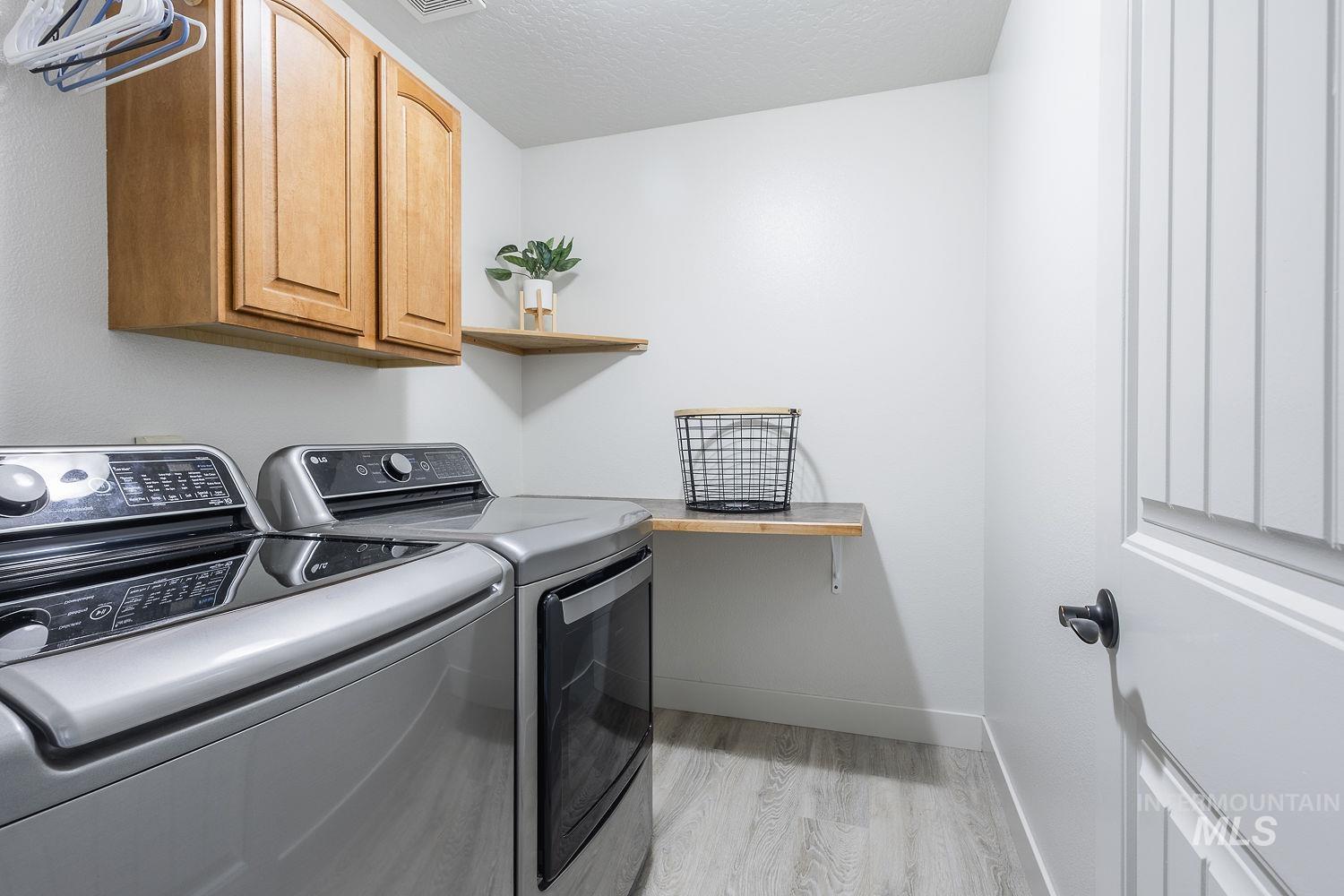 9095 W Dalton Place, Boise, Idaho 83704, 4 Bedrooms, 2.5 Bathrooms, Residential For Sale, Price $579,900,MLS 98983444