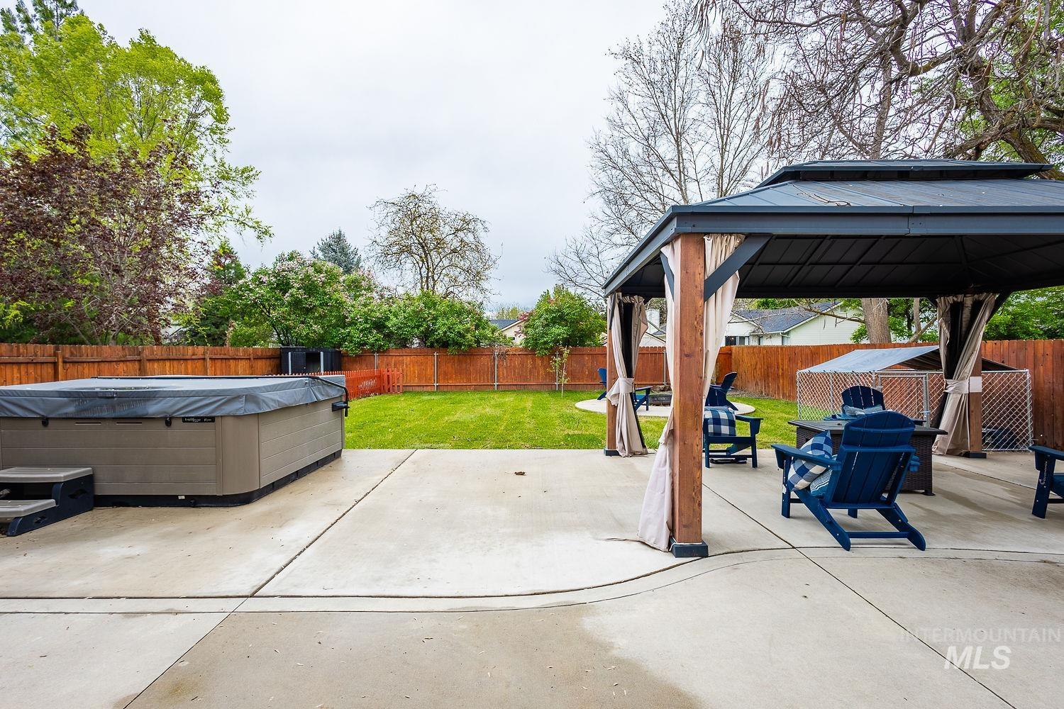 9095 W Dalton Place, Boise, Idaho 83704, 4 Bedrooms, 2.5 Bathrooms, Residential For Sale, Price $579,900,MLS 98983444