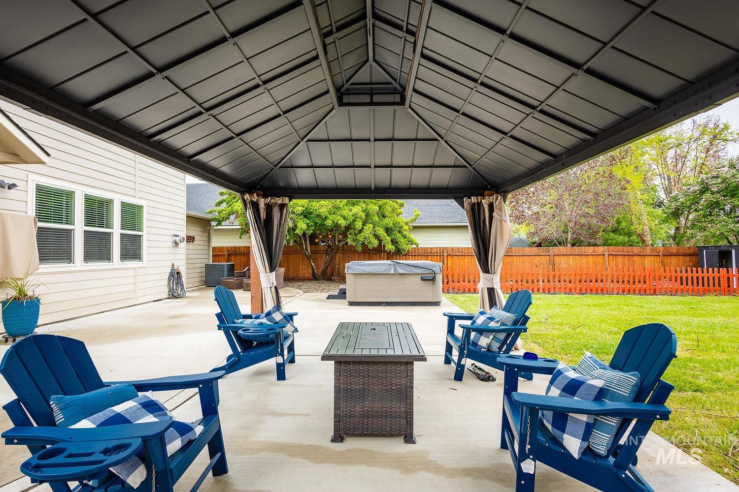 9095 W Dalton Place, Boise, Idaho 83704, 4 Bedrooms, 2.5 Bathrooms, Residential For Sale, Price $579,900,MLS 98983444